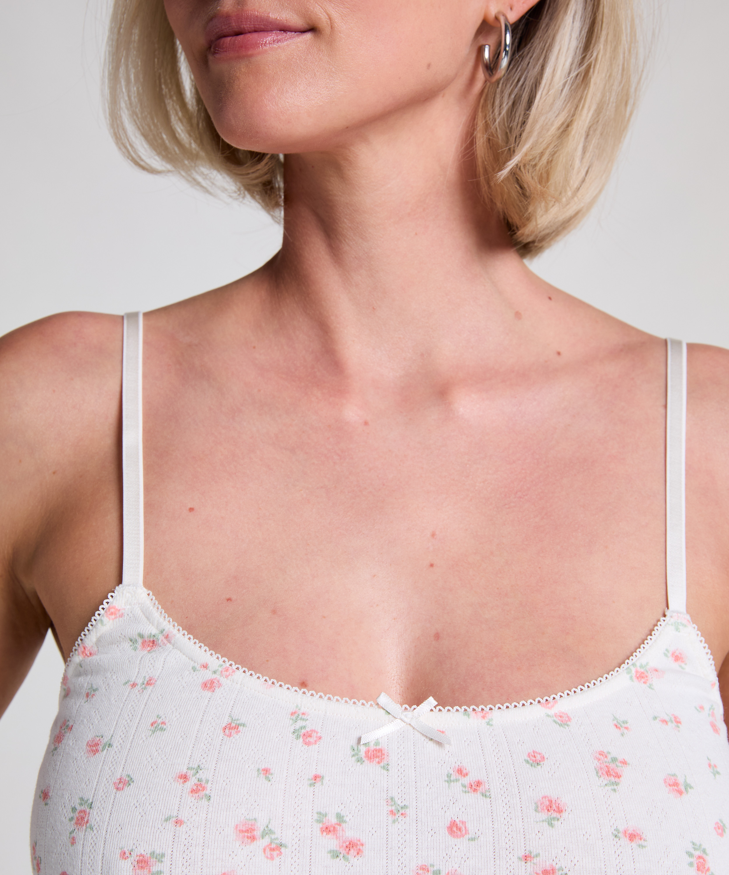 Nuisette Pointelle, Blanc, main