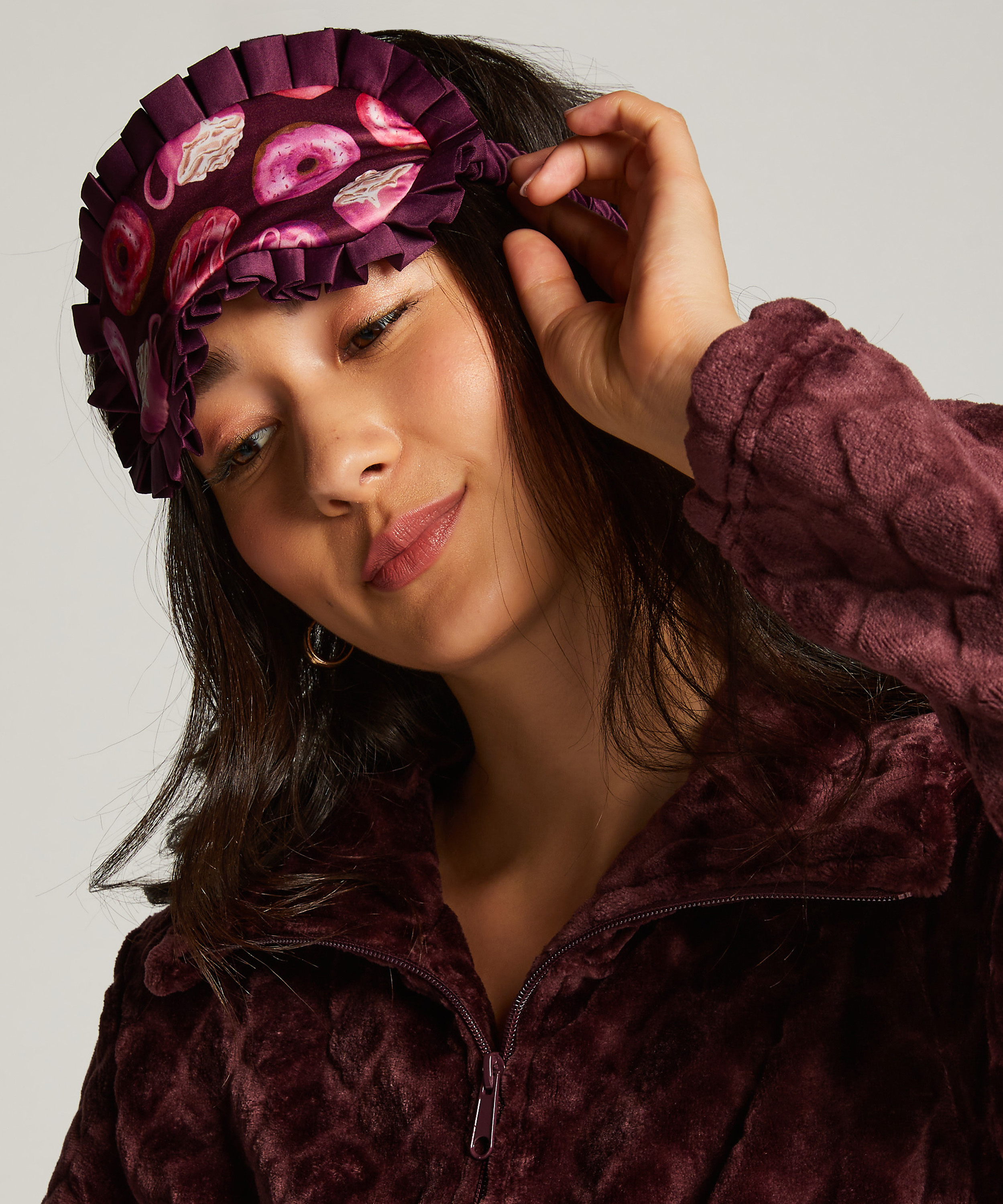 Masque pour dormir, Violet, main