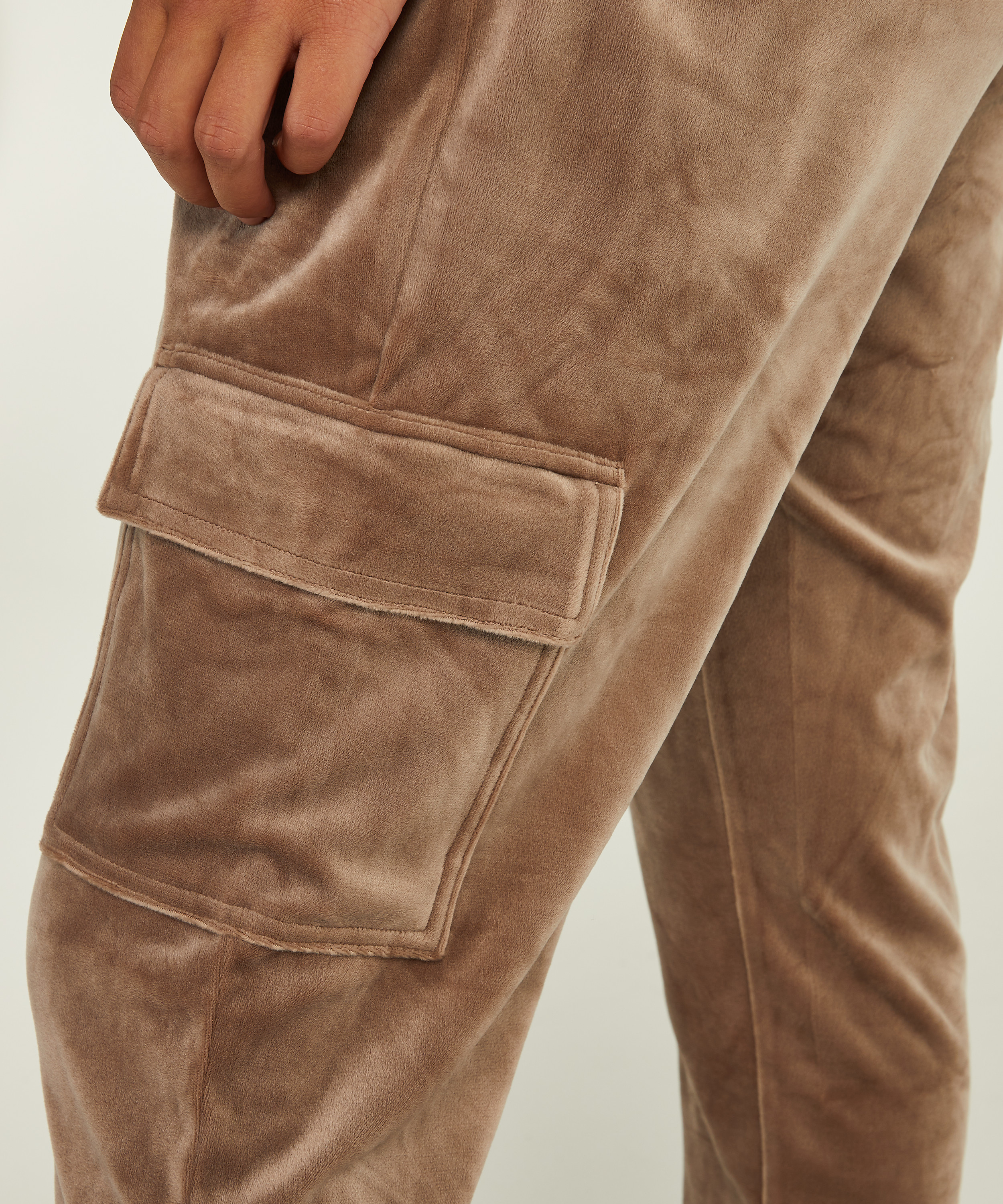 Jumpsuit &agrave; capuche Velours, marron, main