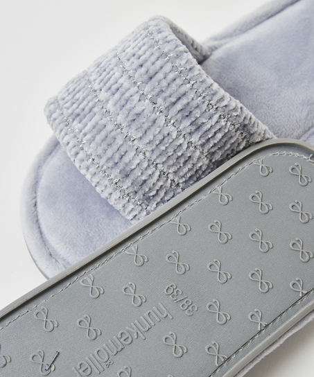 Slipper für eine Lady, Grau