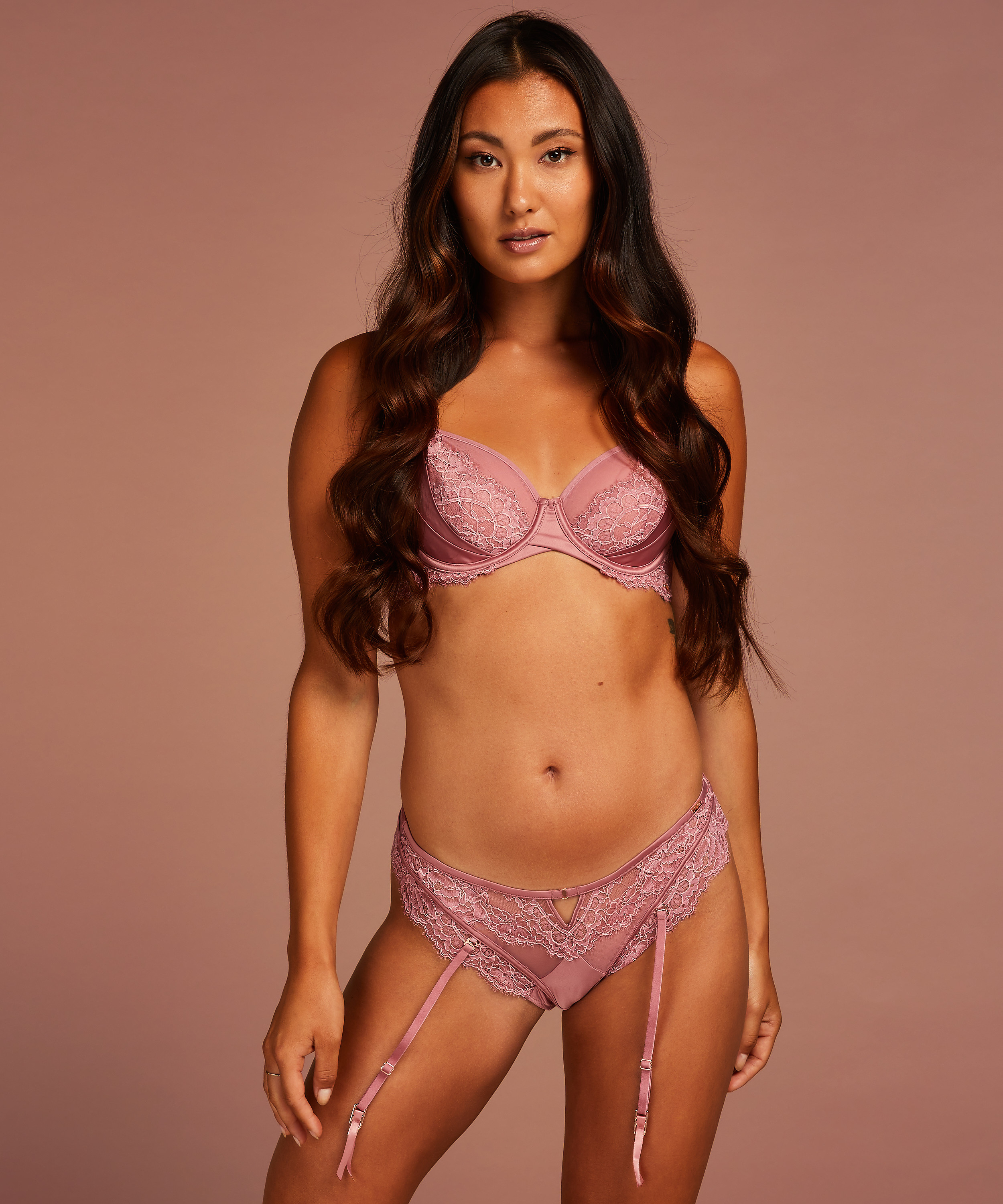 Hoher Brazilian Cecile, Rose, main