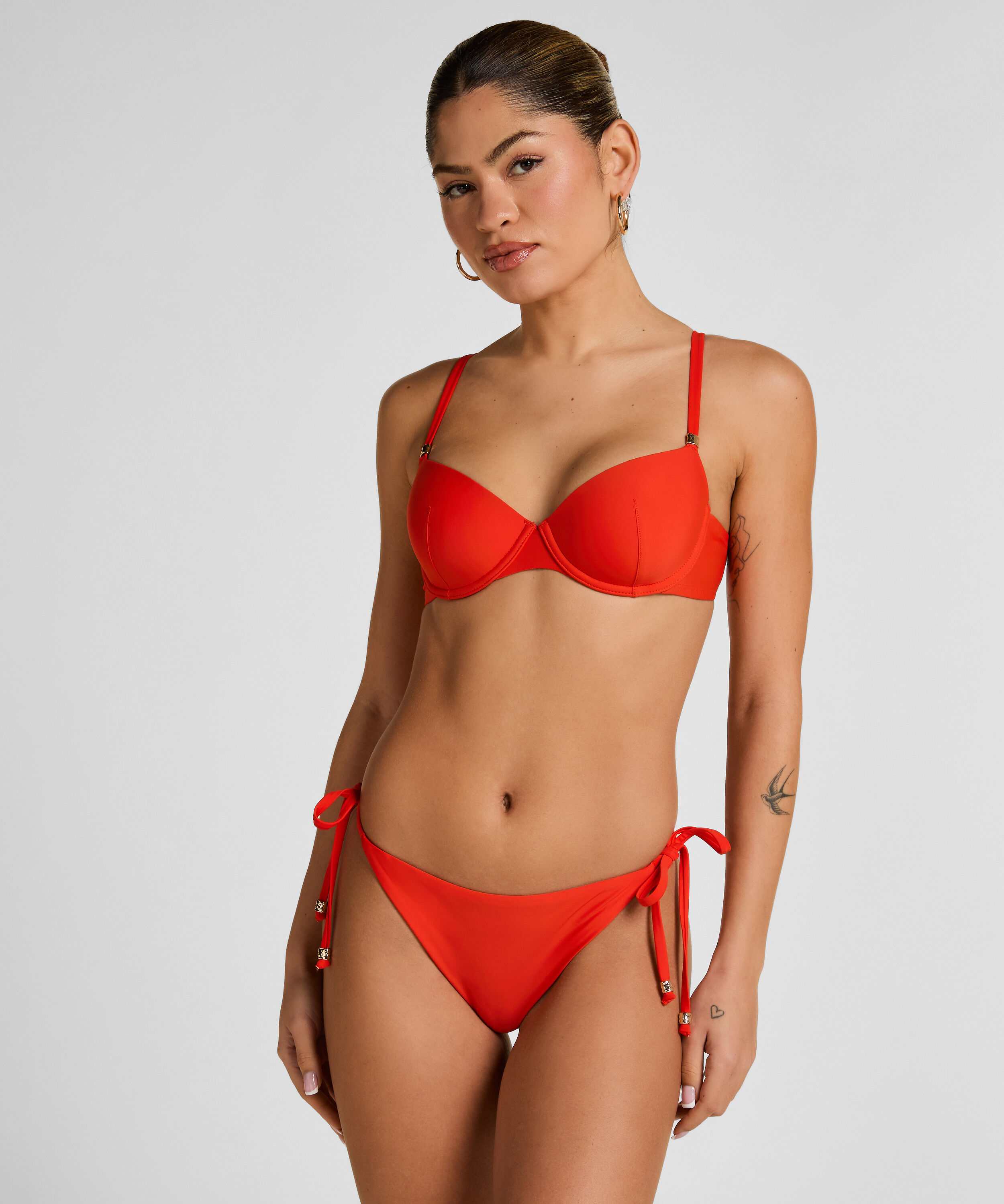 Luxe Freches Bikini-Unterteil, Rot