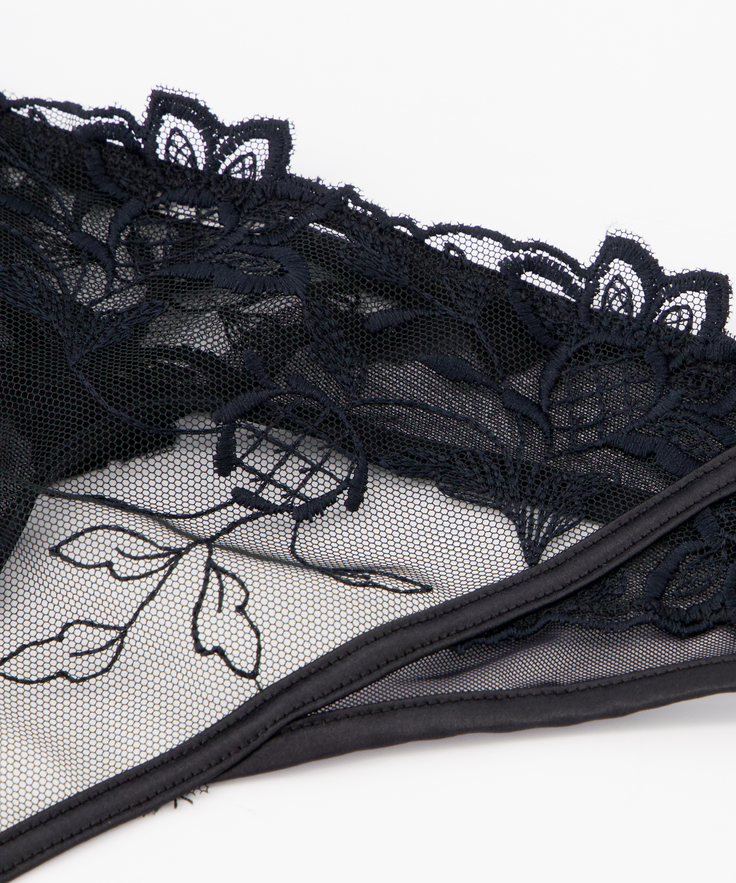 String Inga, Schwarz, main