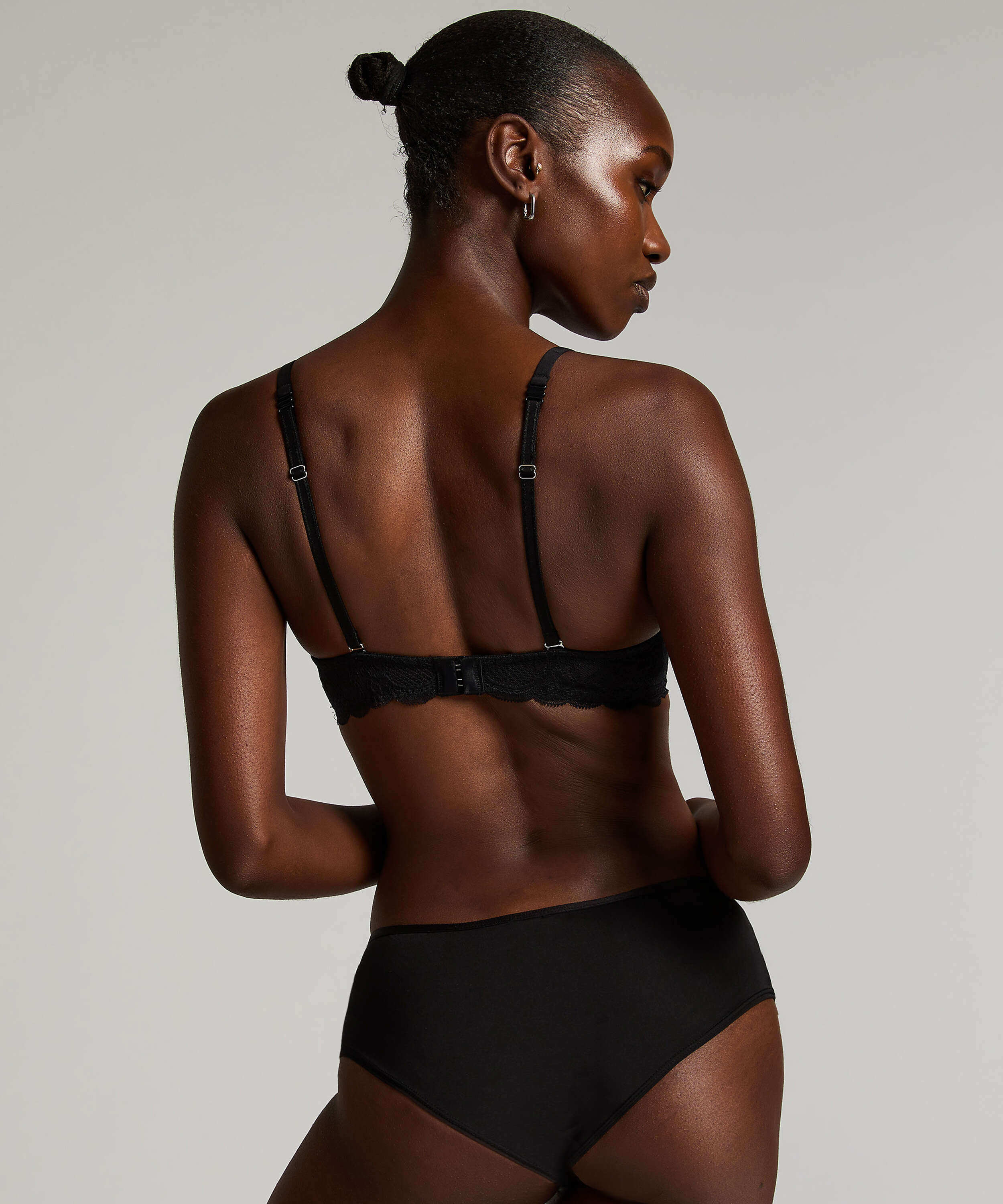 Soutien-gorge &agrave; armatures pr&eacute;form&eacute; push-up Angie, Noir, main