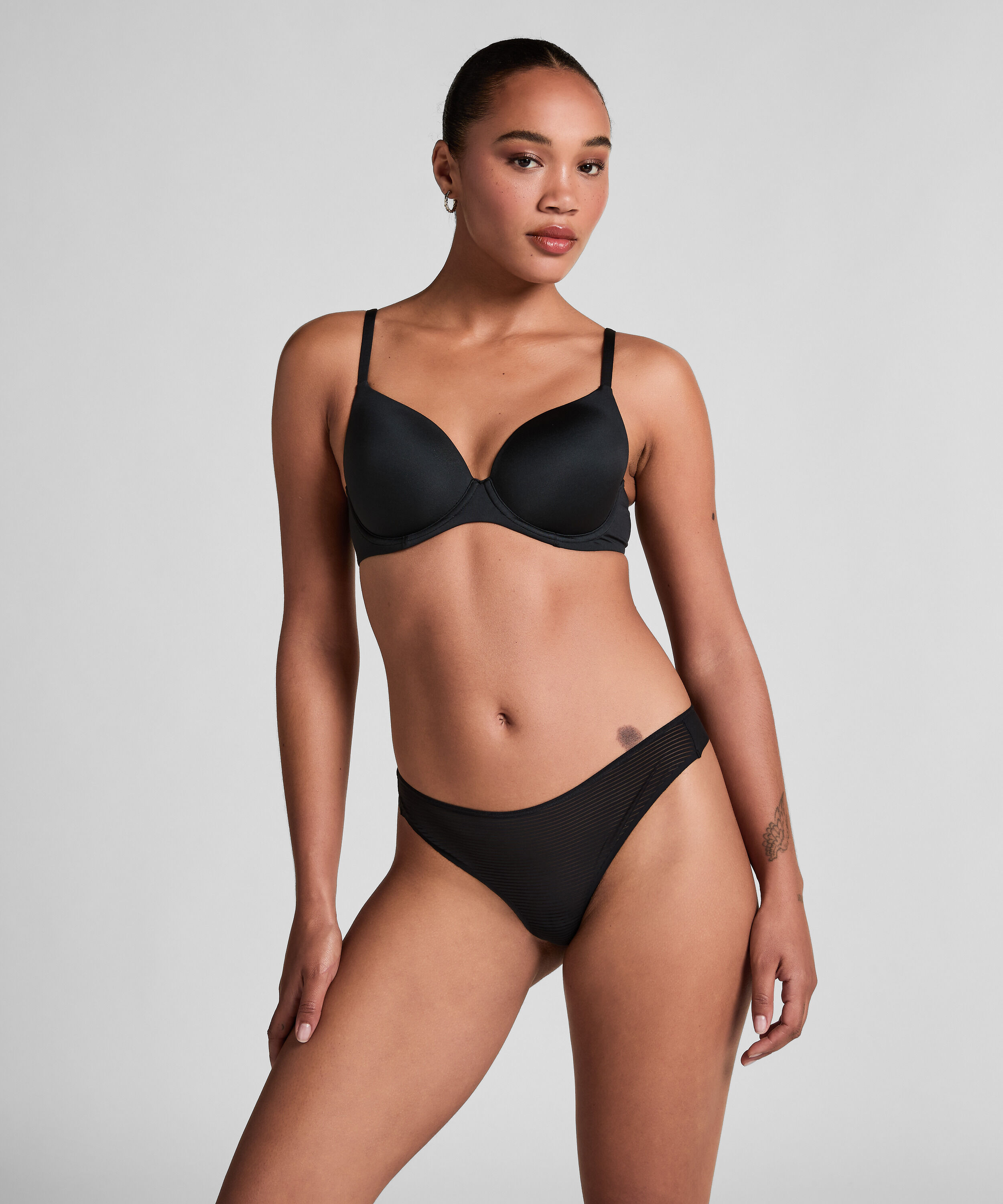 Invisible String Stripe Mesh