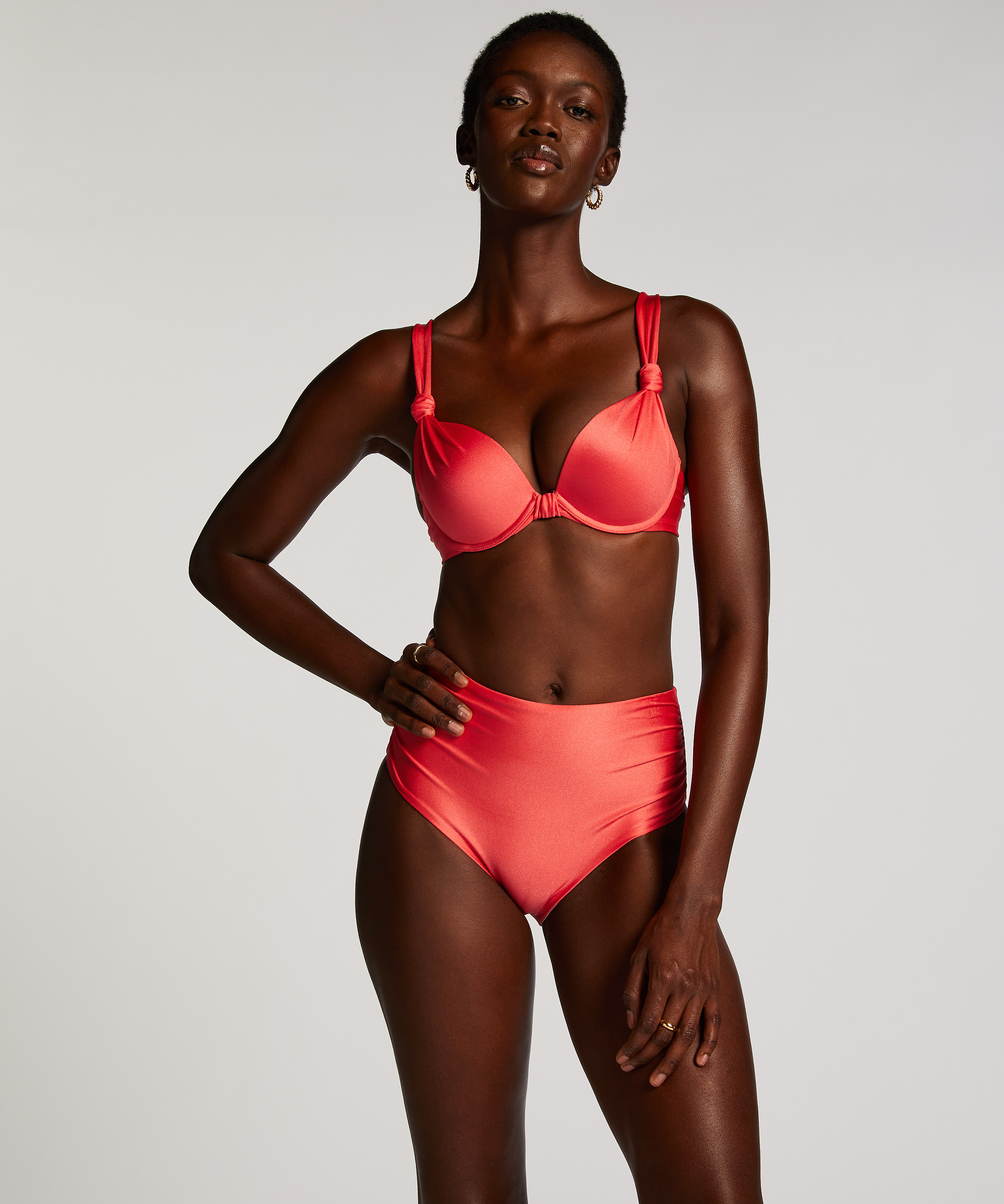 Haut de bikini à armatures préformé Luxe Taille E +, Rouge, main