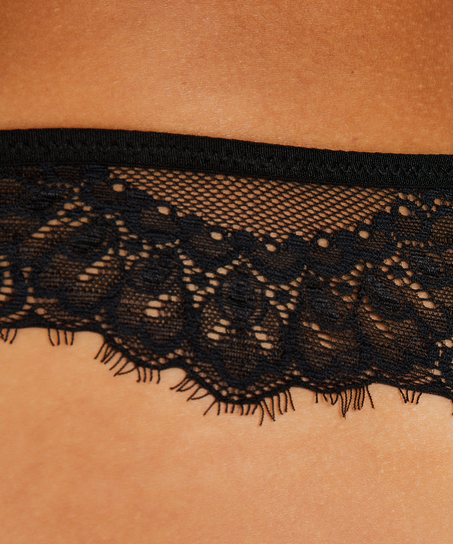 String Latisha, Noir