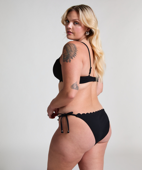 Haut de bikini pr&eacute;form&eacute; &agrave; armatures Scallop, Noir