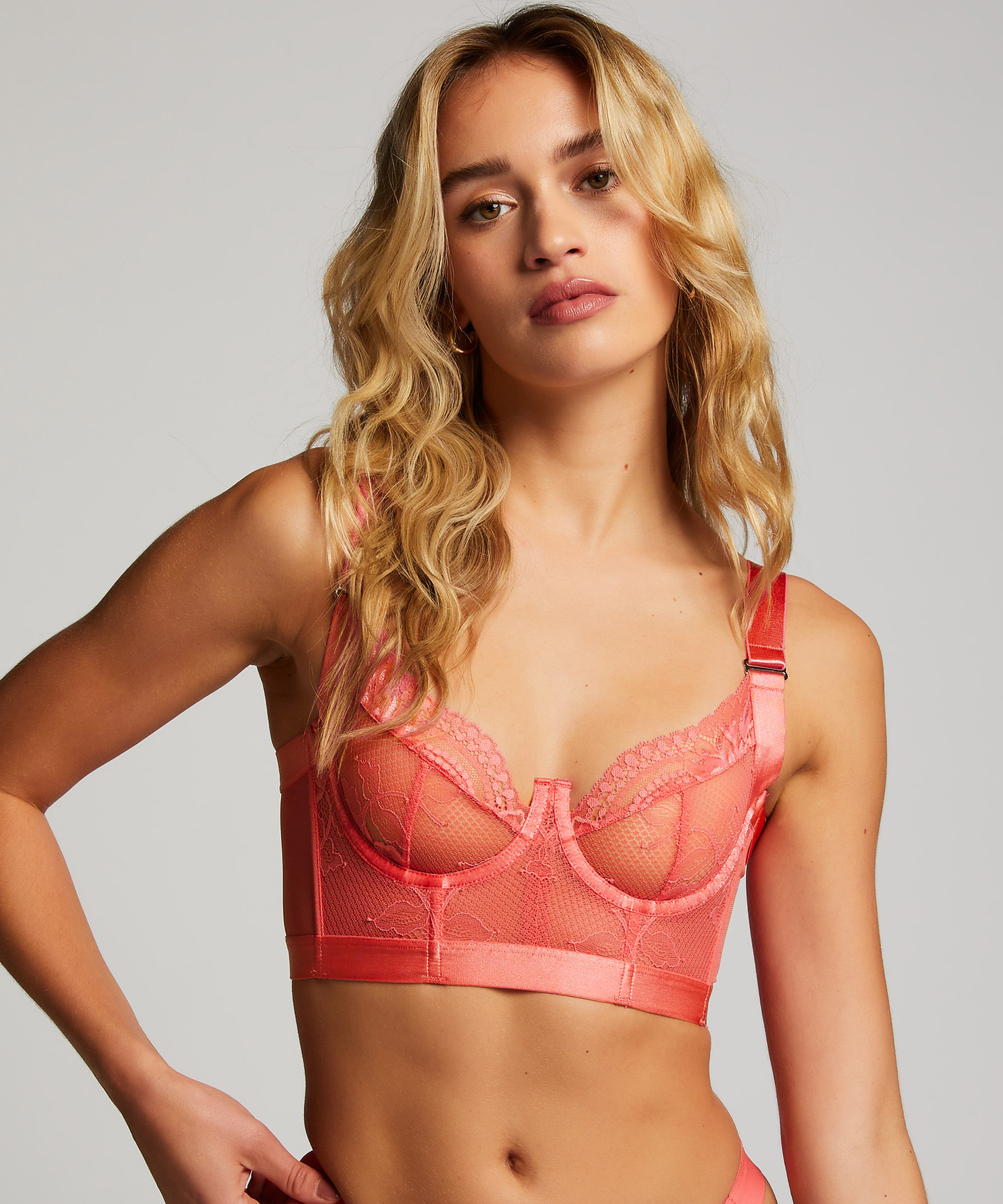 Soutien-gorge bustier non rembourré à armatures Hana, Rose, main