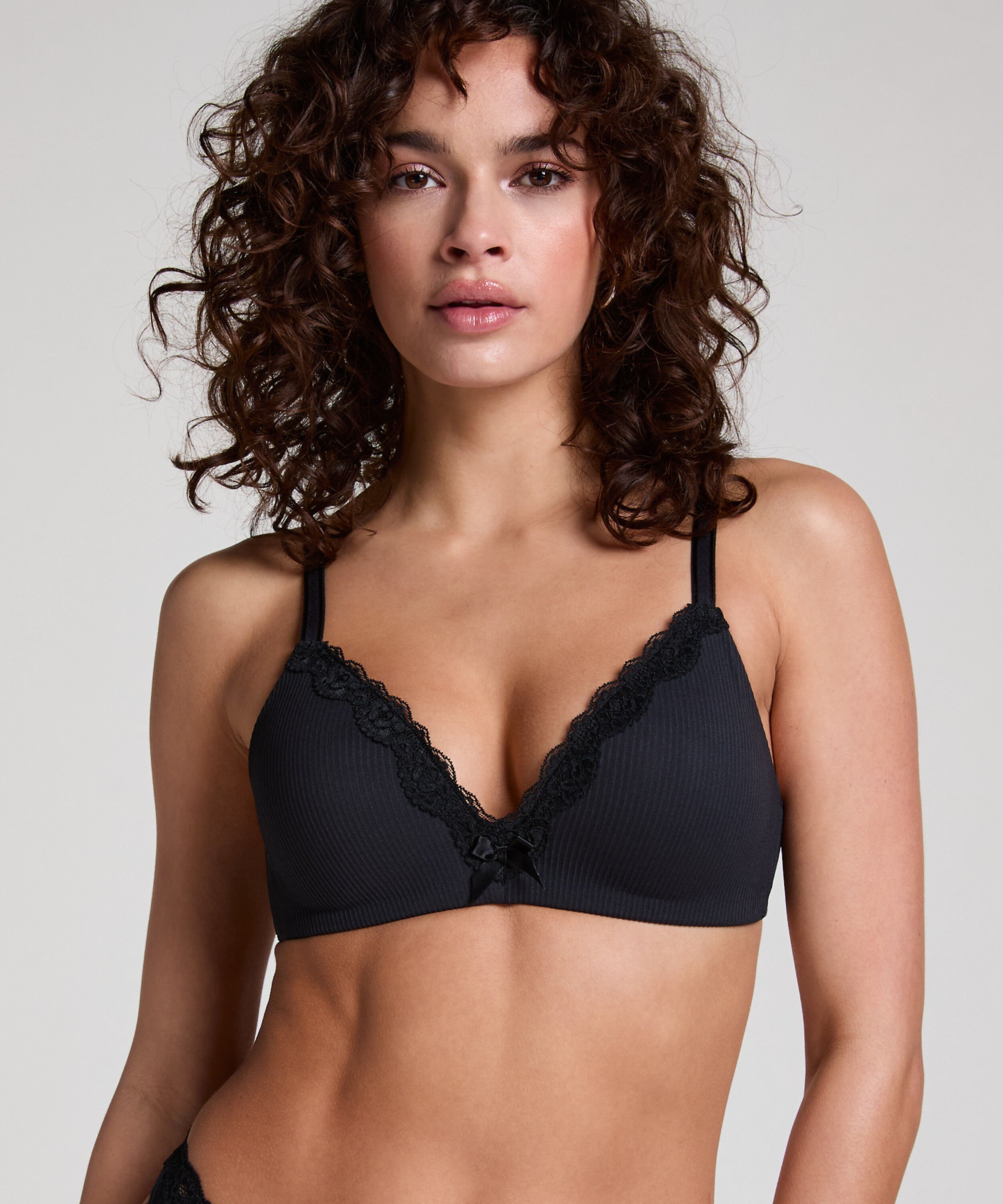 Soutien-gorge sans armature préformé Lola, Noir Soutien-gorge sans armature préformé Lola, Noir