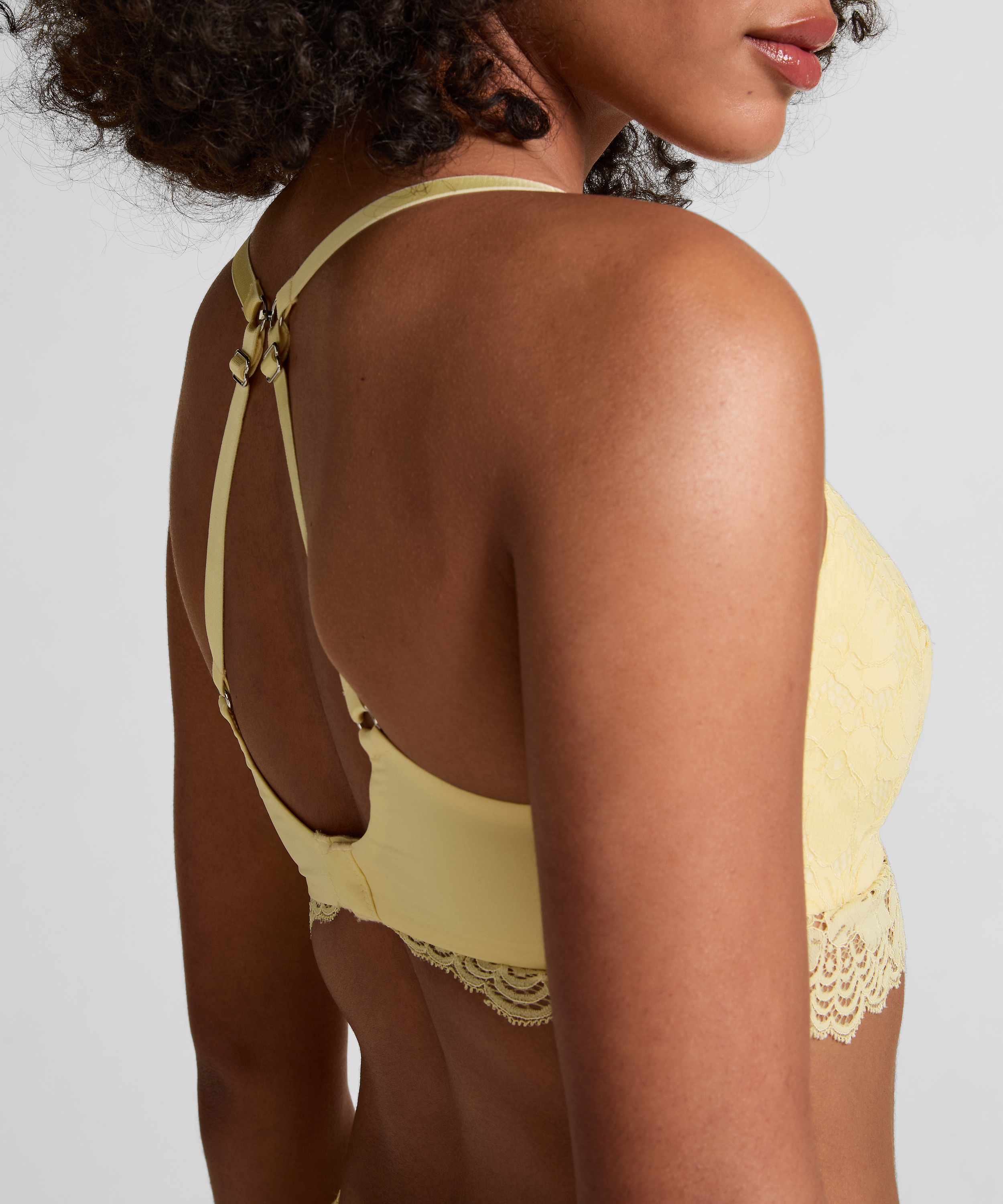 Soutien-gorge sans armatures pr&eacute;form&eacute; Andrea, Jaune, main