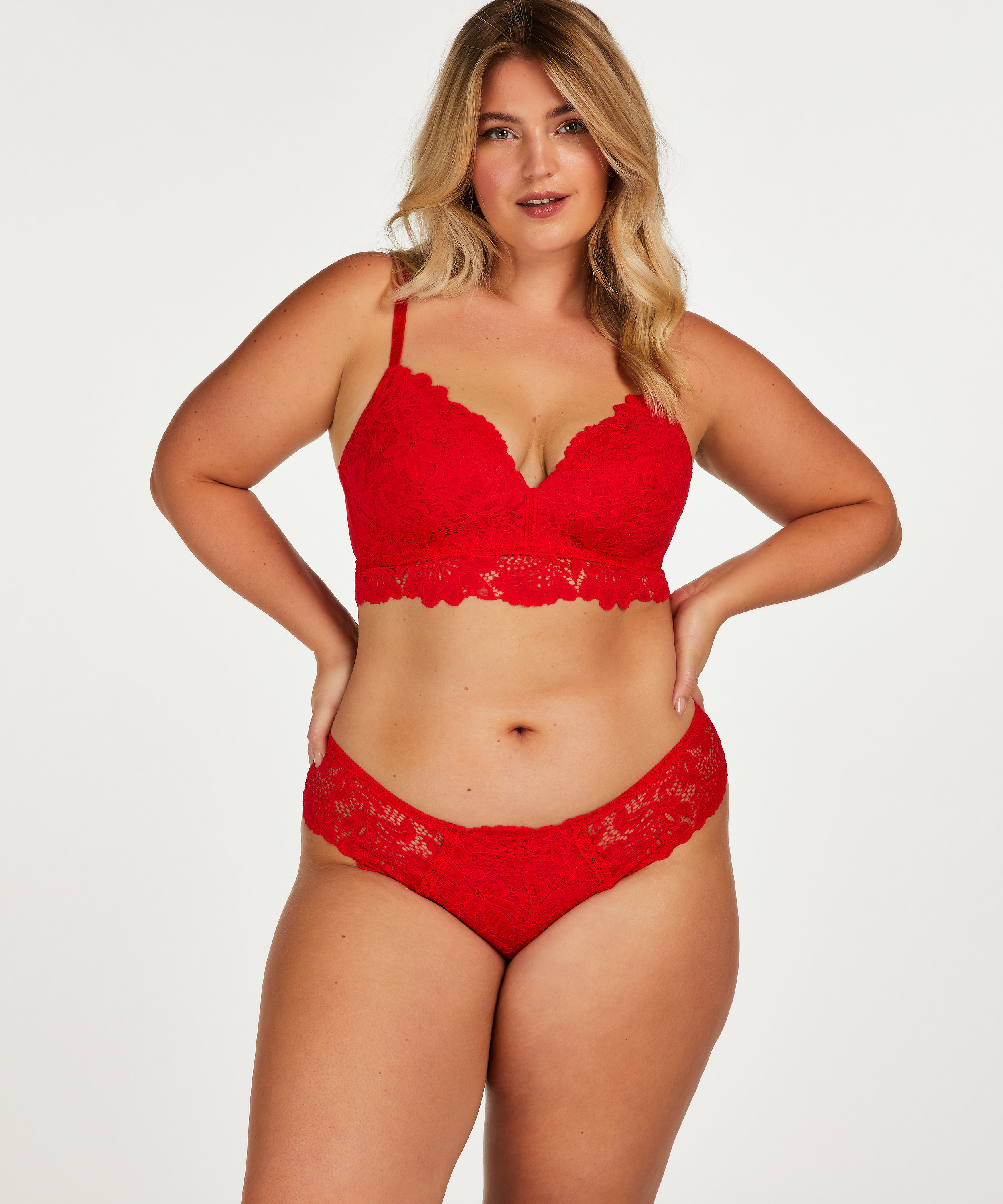 Slip br&eacute;silien Shiloh, Rouge, main