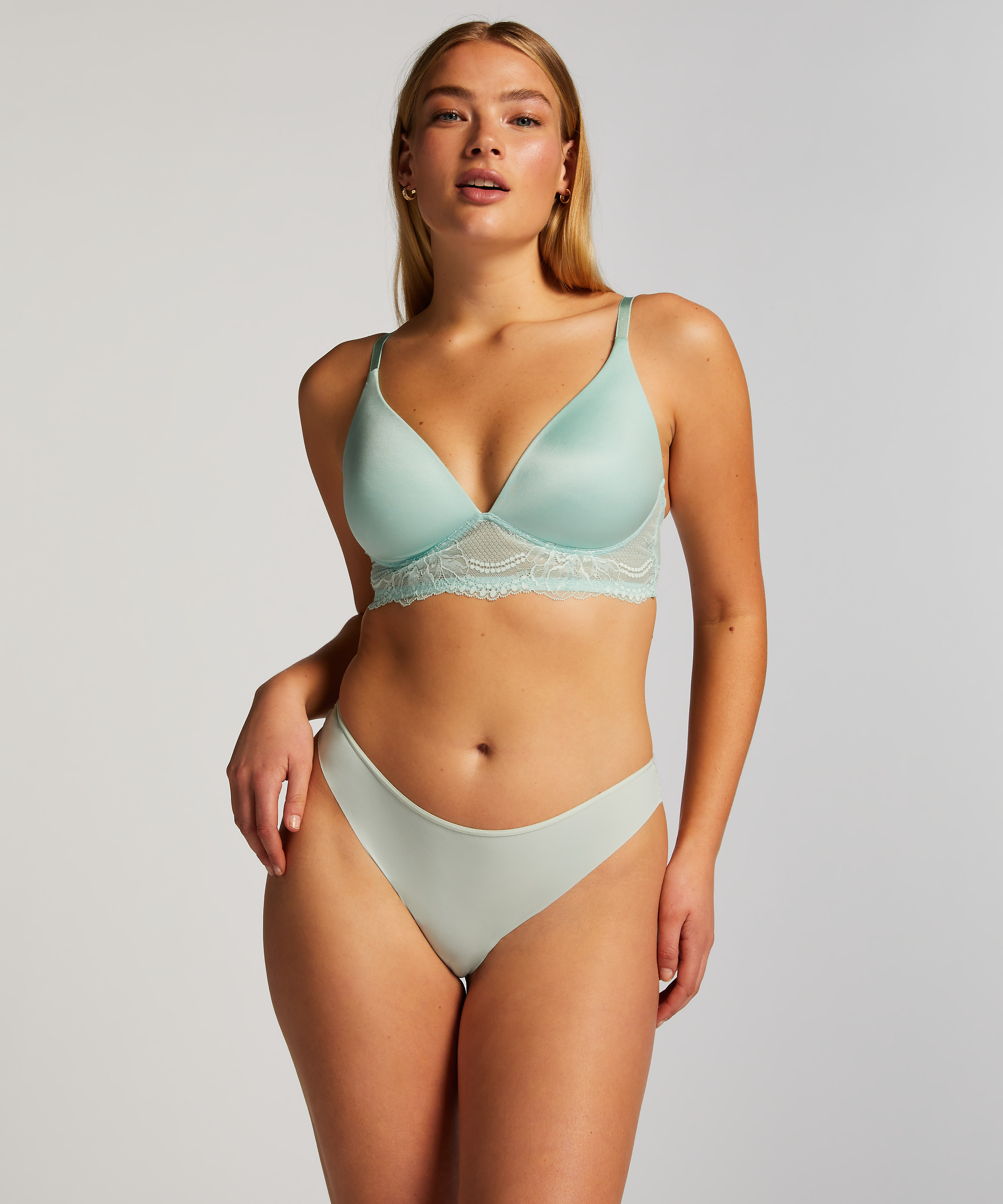 String Invisible Lace back, Vert, main