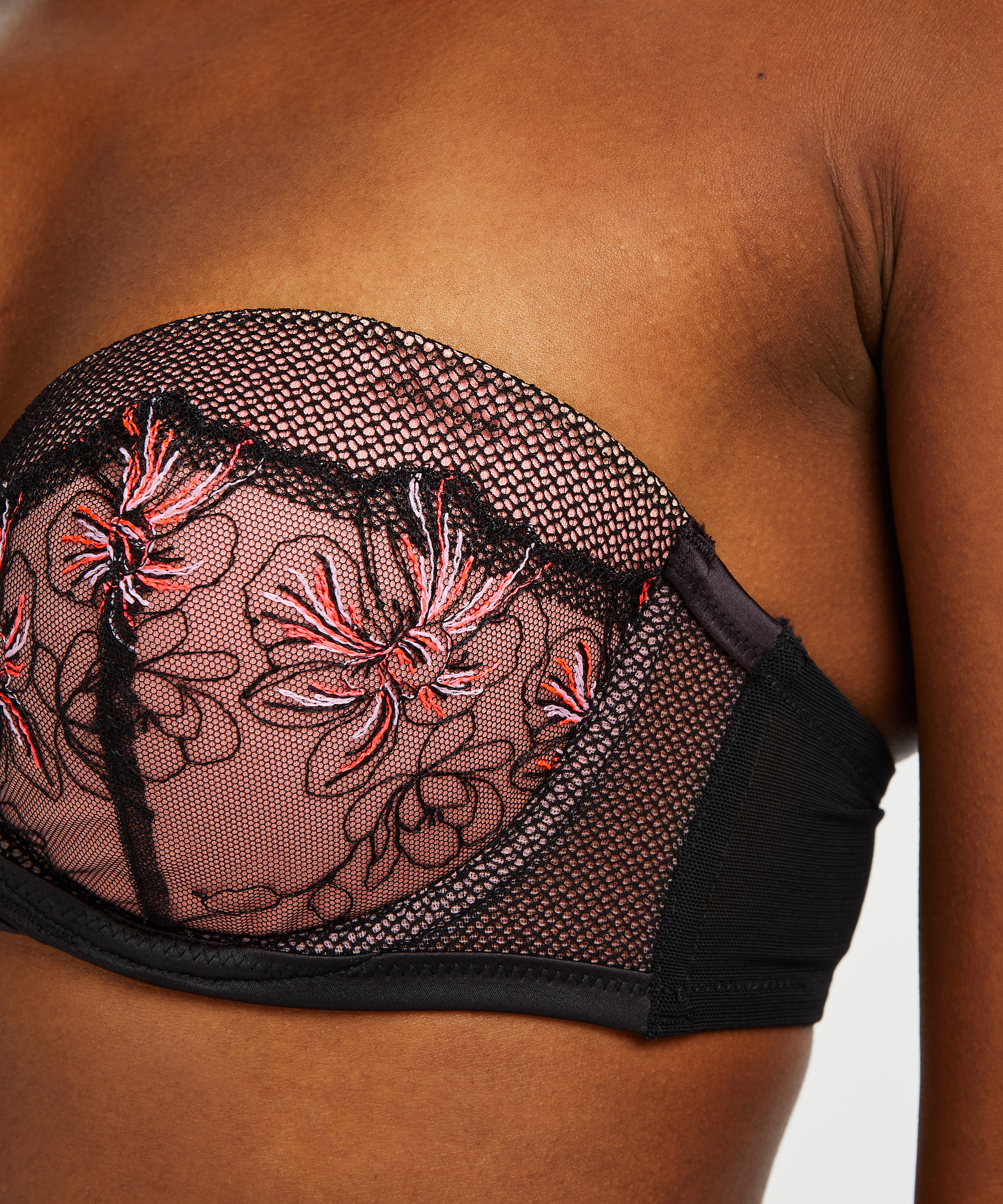 Soutien-gorge à armatures préformé Emily, Noir, main