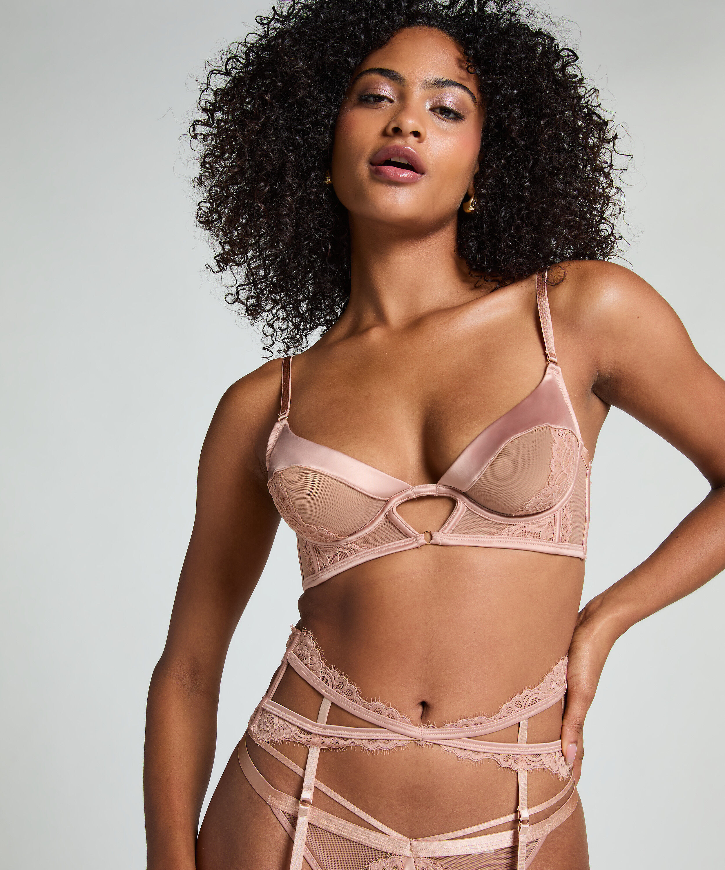 Soutien-gorge &agrave; armatures non-pr&eacute;form&eacute; longline Nisha, Beige