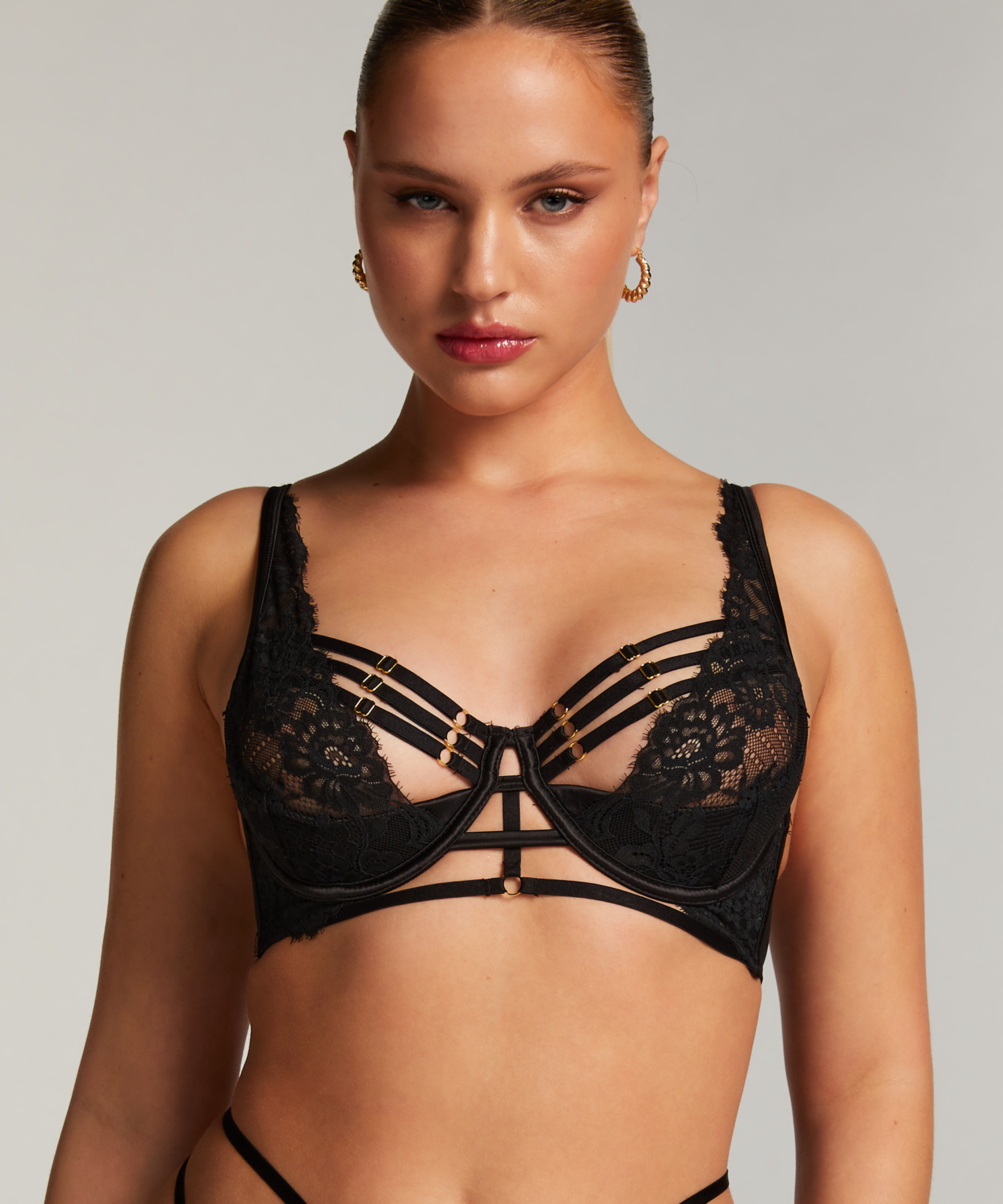 Soutien-gorge rembourré demi-bonnet à armatures longline Iggy, Noir, main