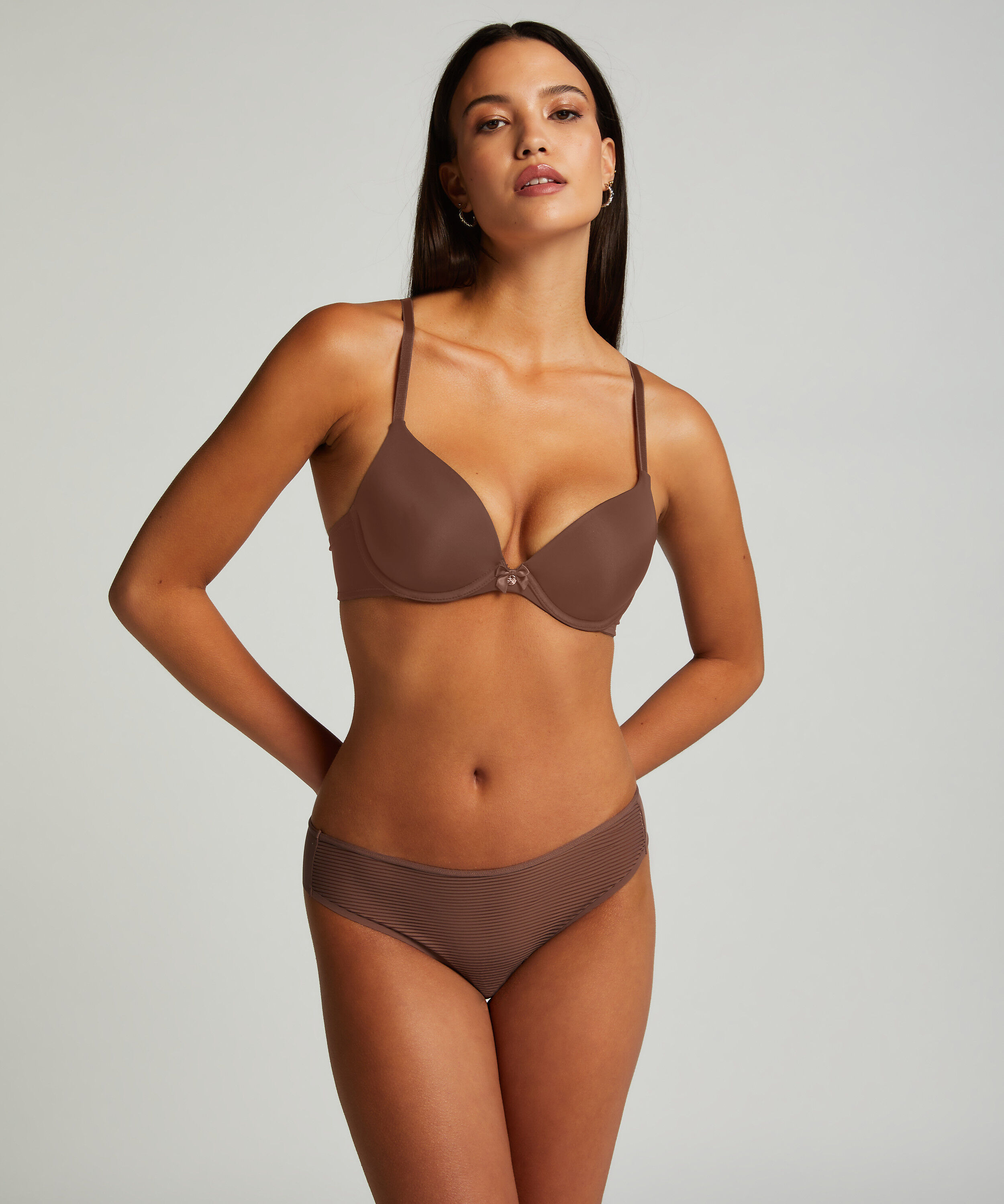 Invisible Brazilian Stripe Mesh, Braun