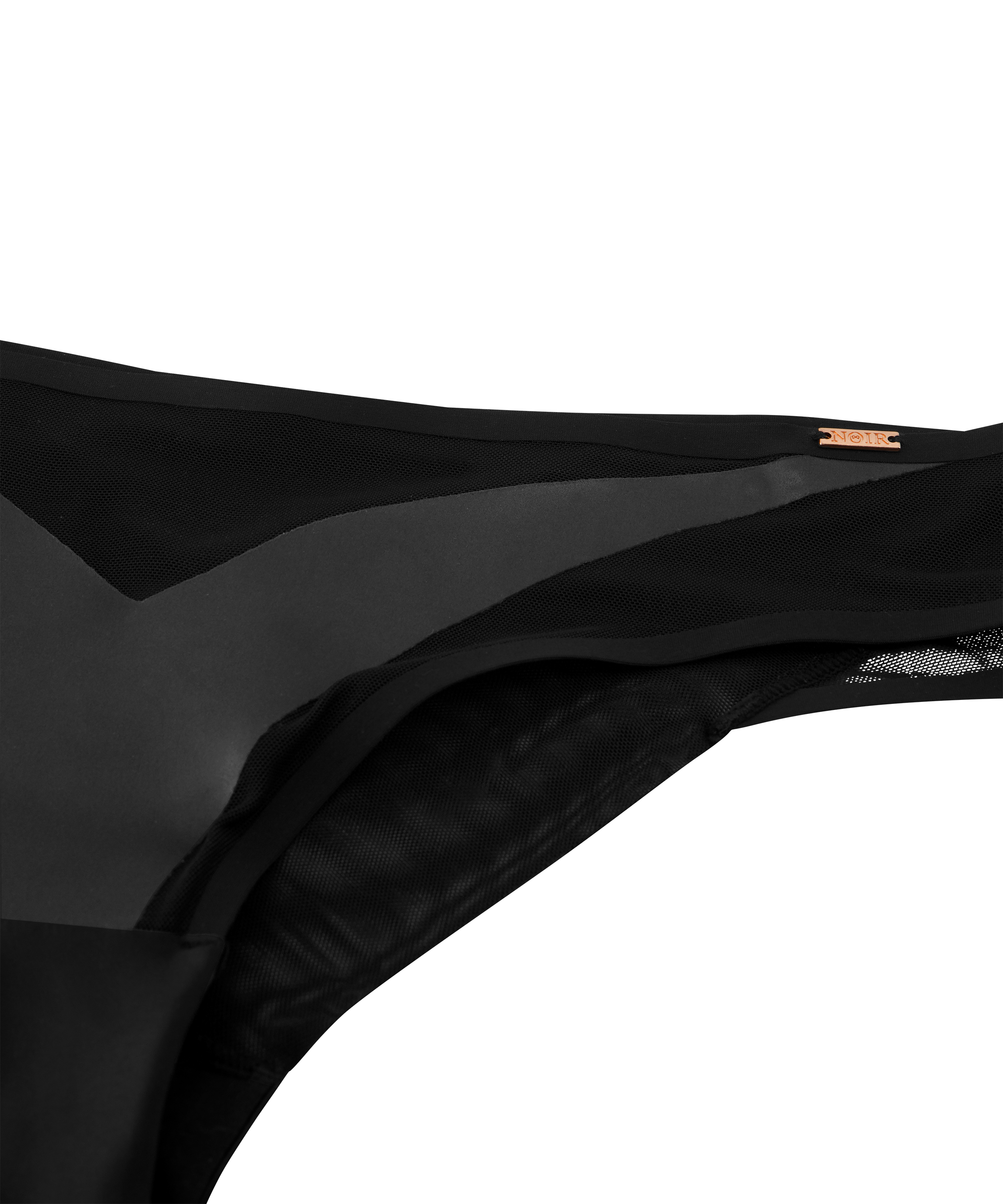 Brazilian Essential, Schwarz, main