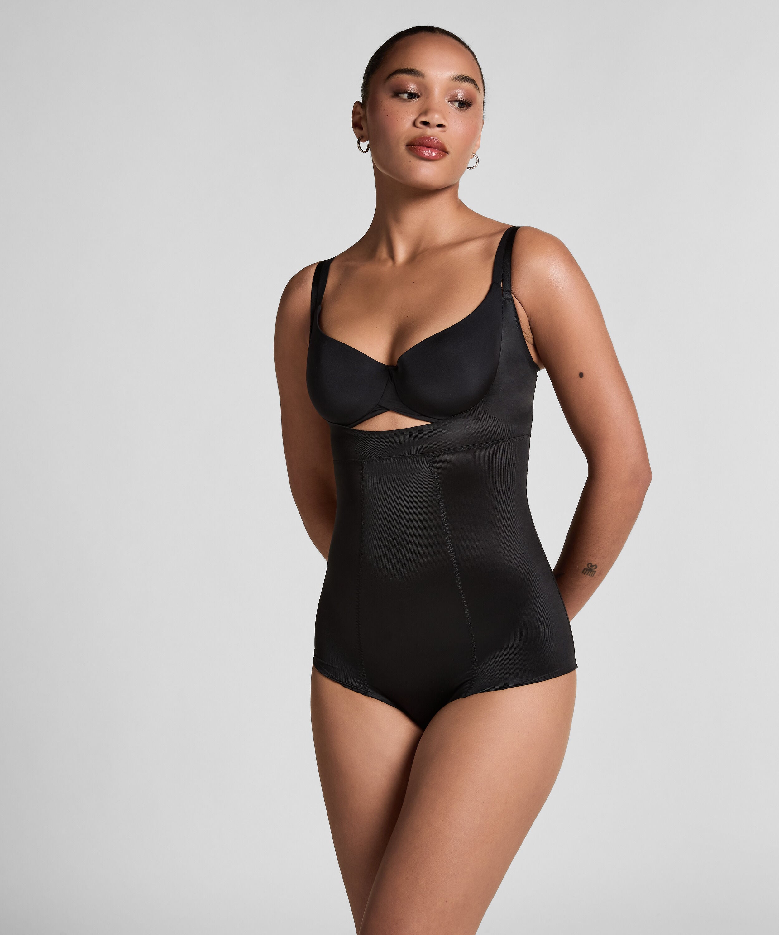 Body sculptant en dentelle scuba