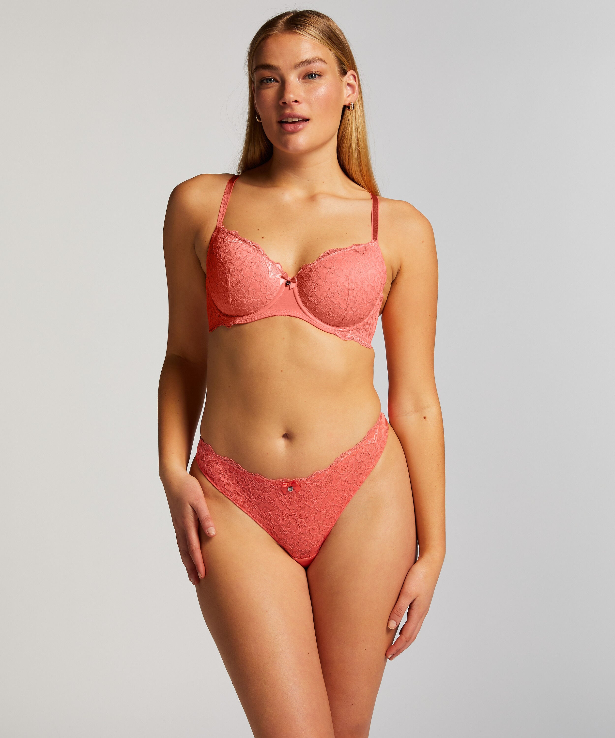 String Marine, Rose