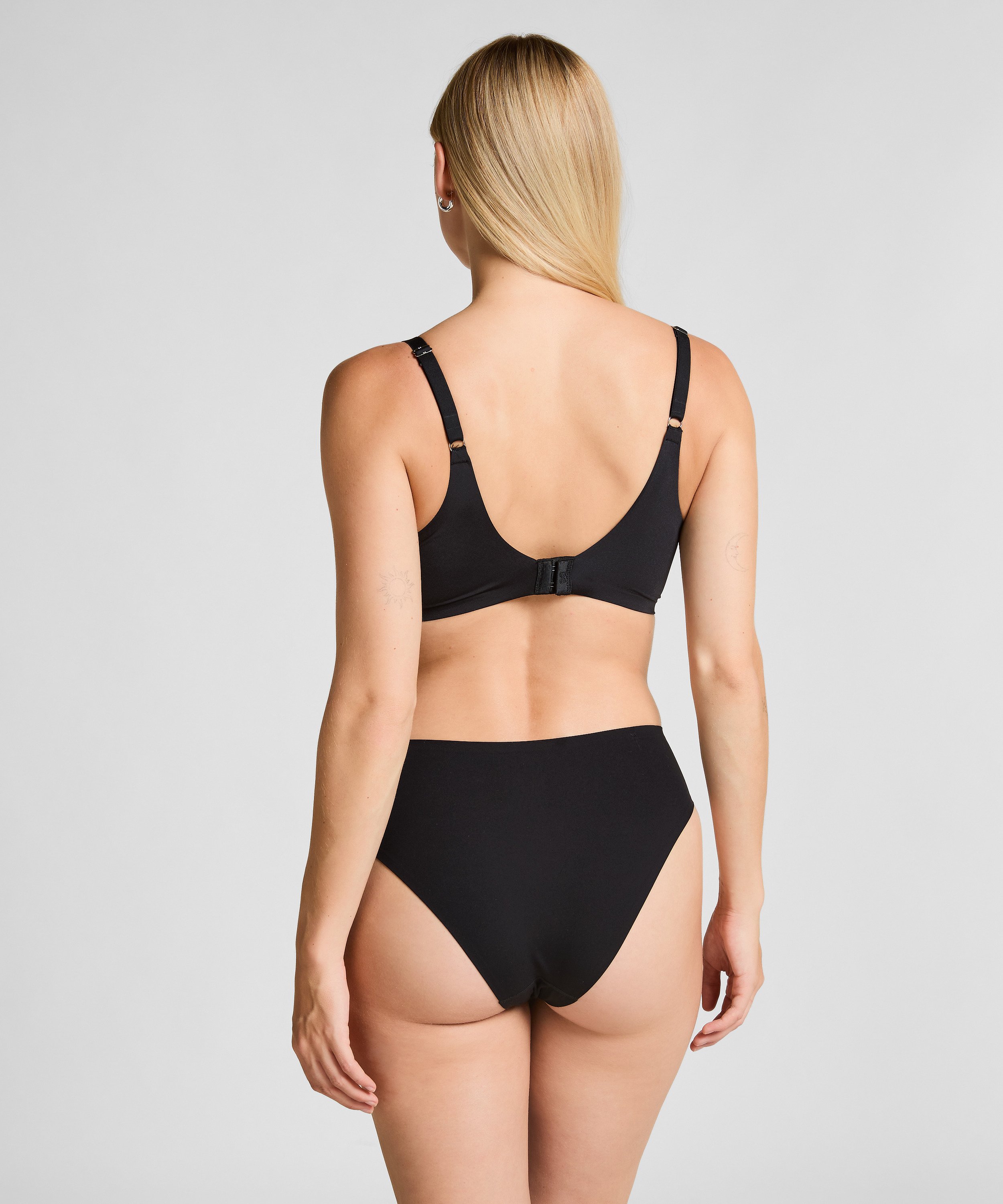 Soutien-gorge à armatures préformé Smooth, Noir, main
