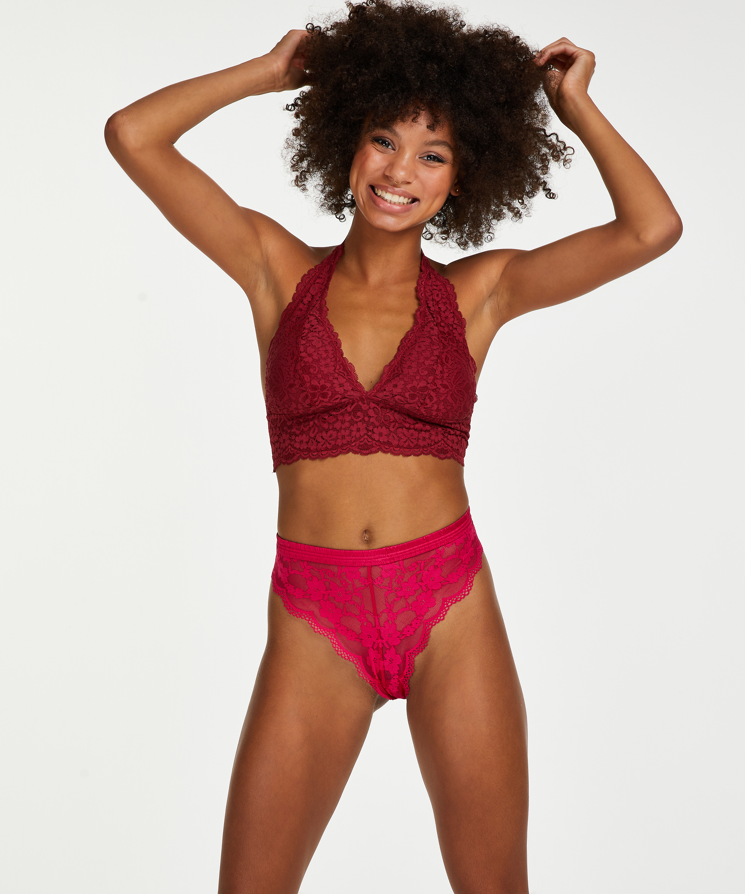 Slip br&eacute;silien jambe haute Iva, Rose, main