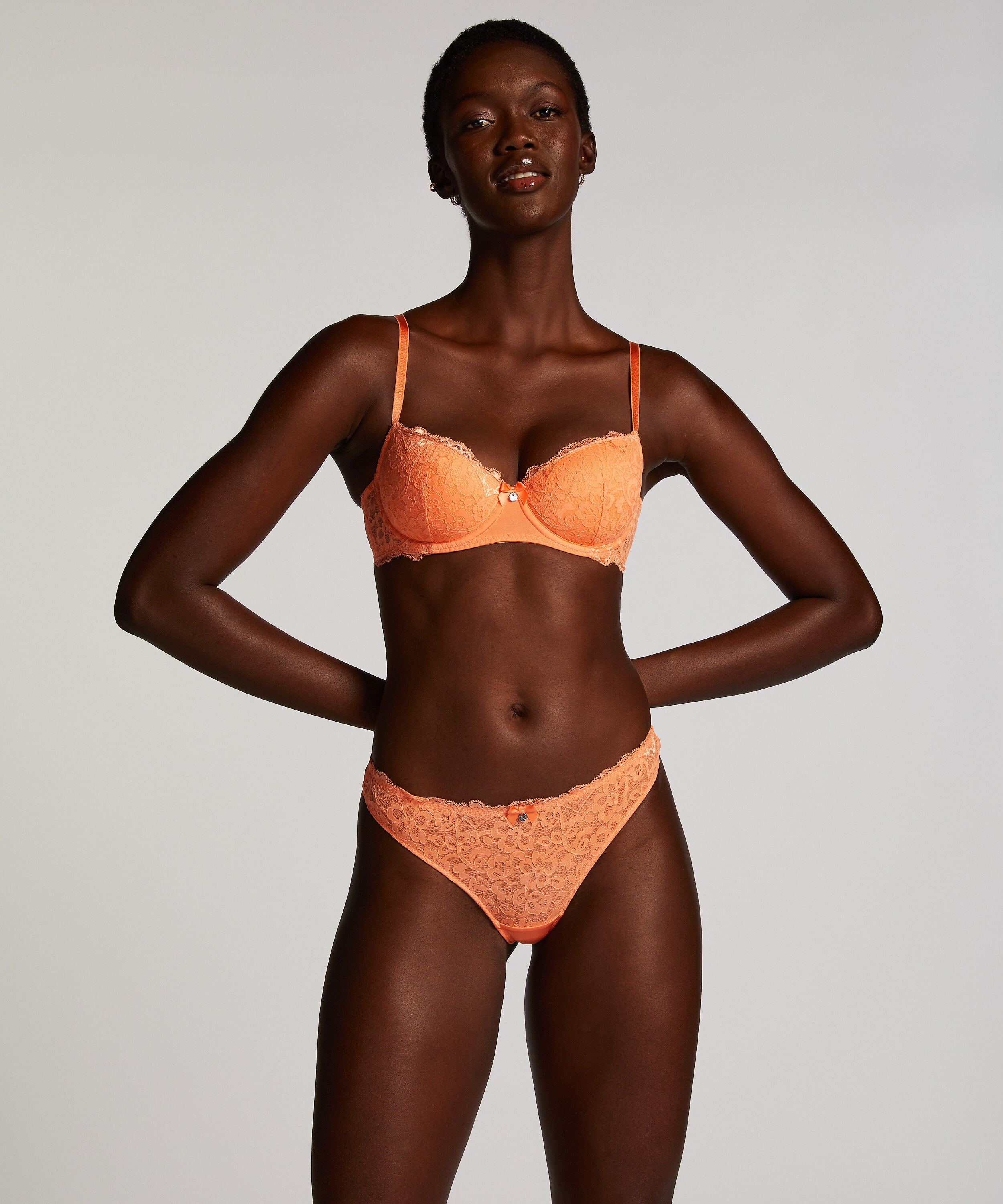 String Marine, Orange