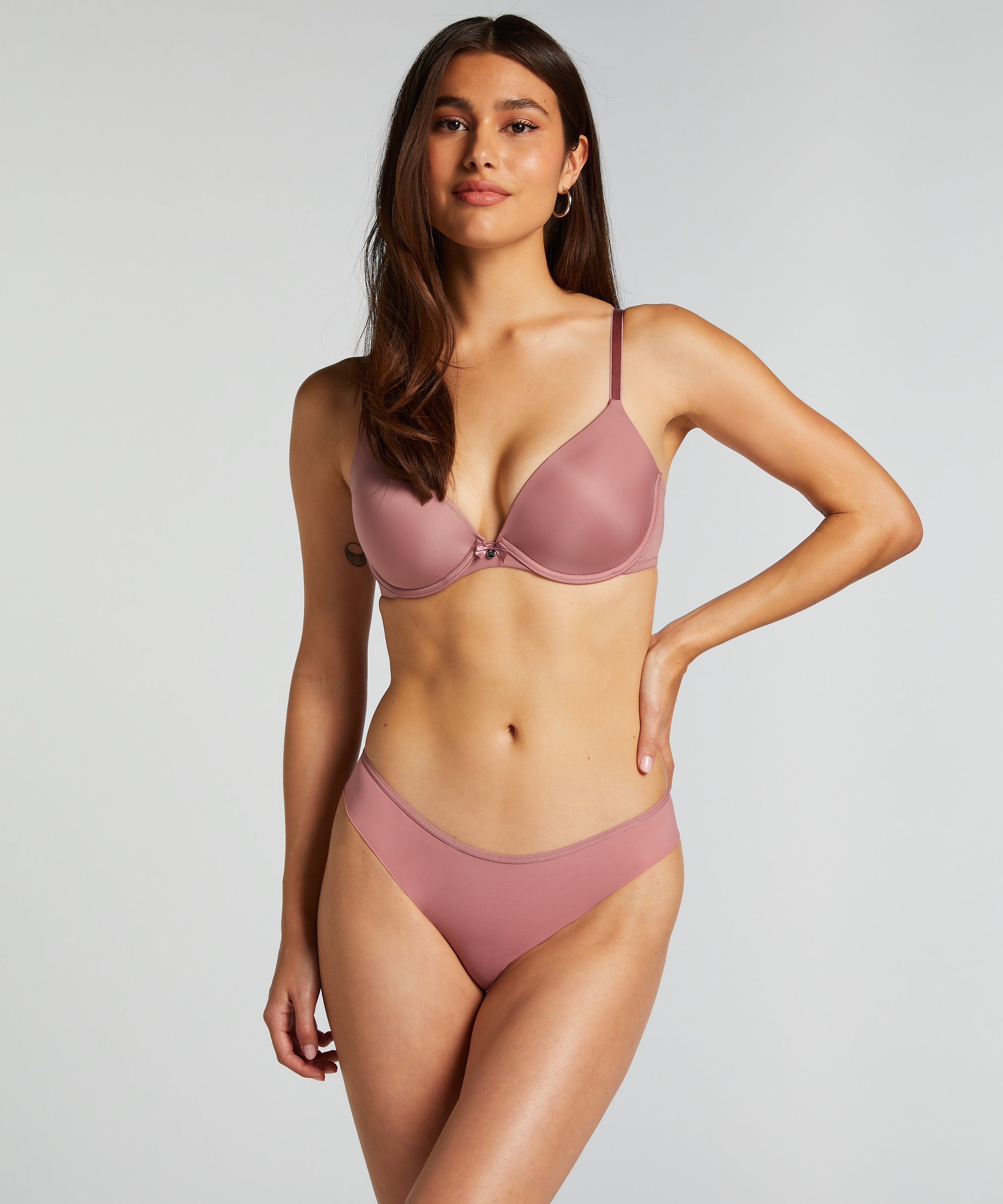 Slip brésilien Invisible Lace Back, Rose, main