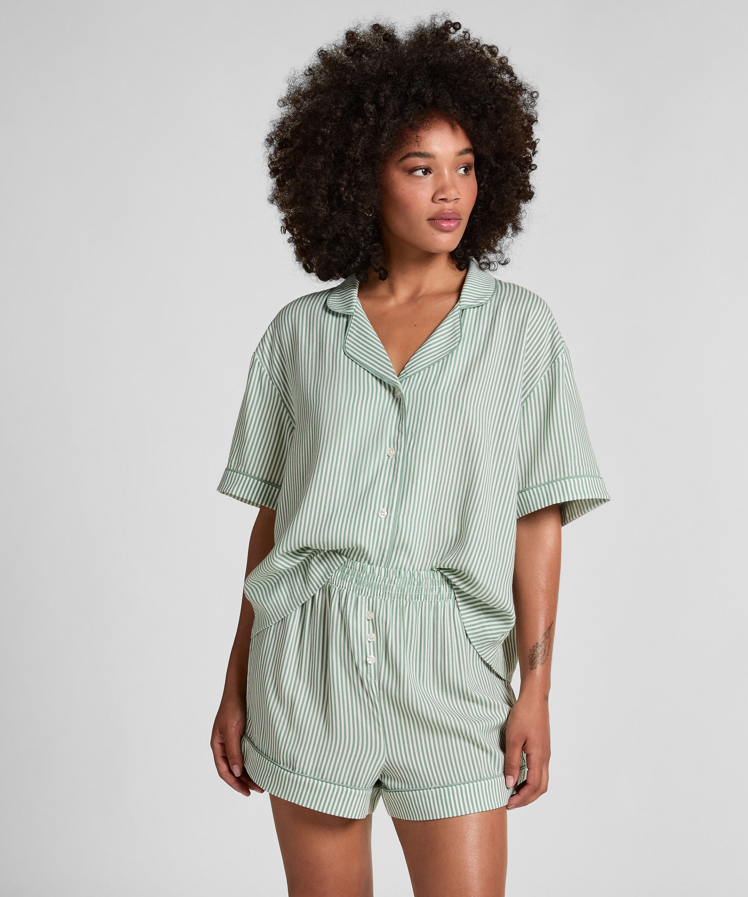 Gewebte Shorts, Grün
