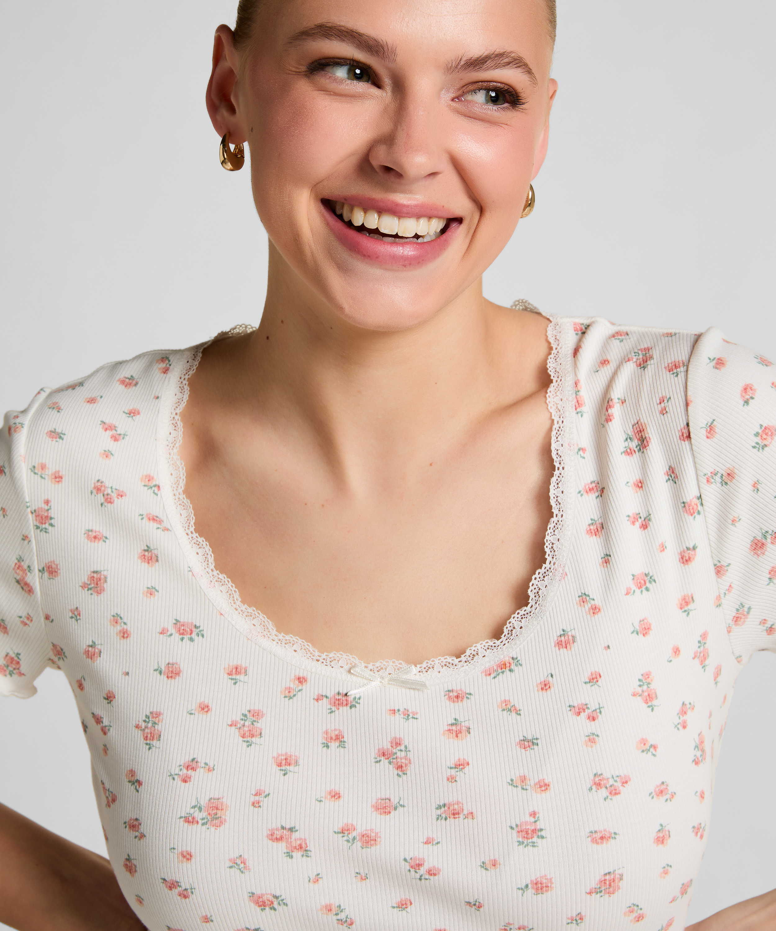 Geripptes Kurzarm-Top mit Spitze, Weiß, main