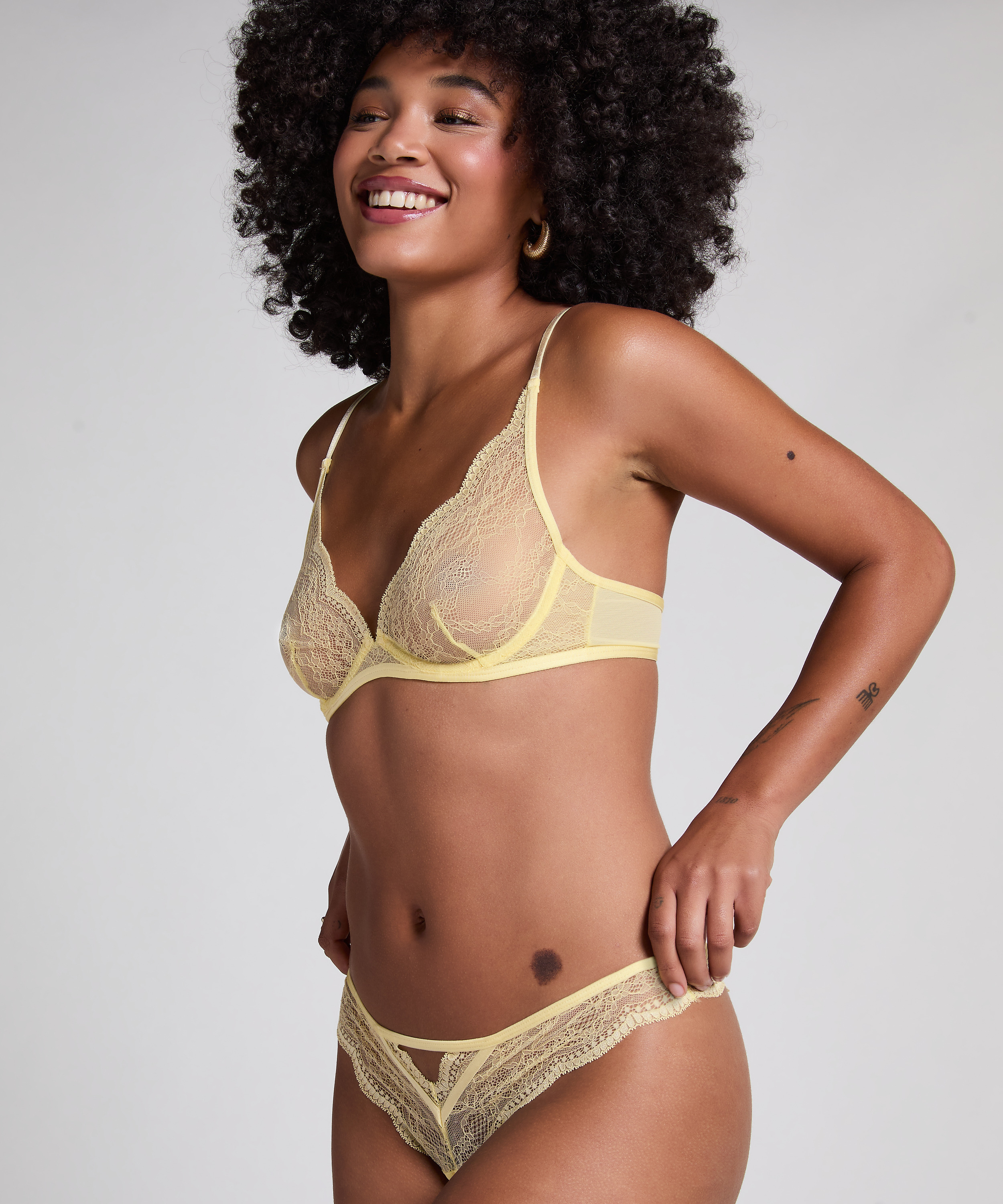 Soutien-gorge &agrave; armatures non-pr&eacute;form&eacute; Isabelle, Jaune, main