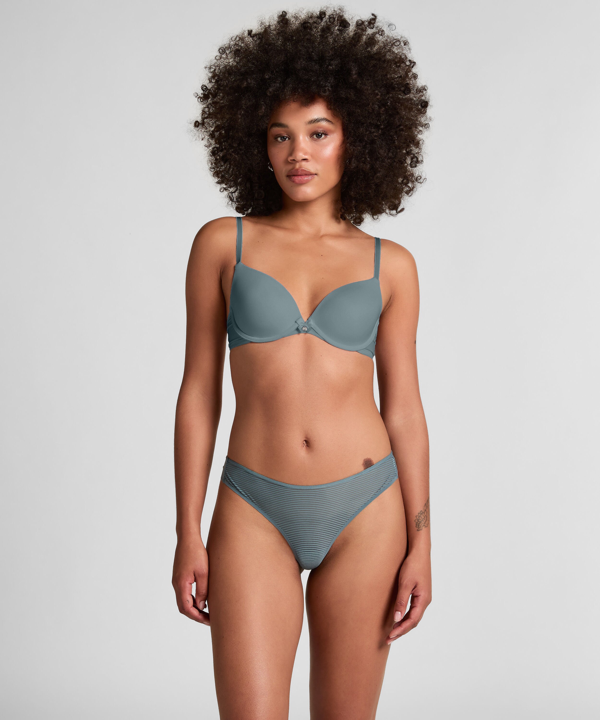 Invisible String Stripe Mesh, Grau