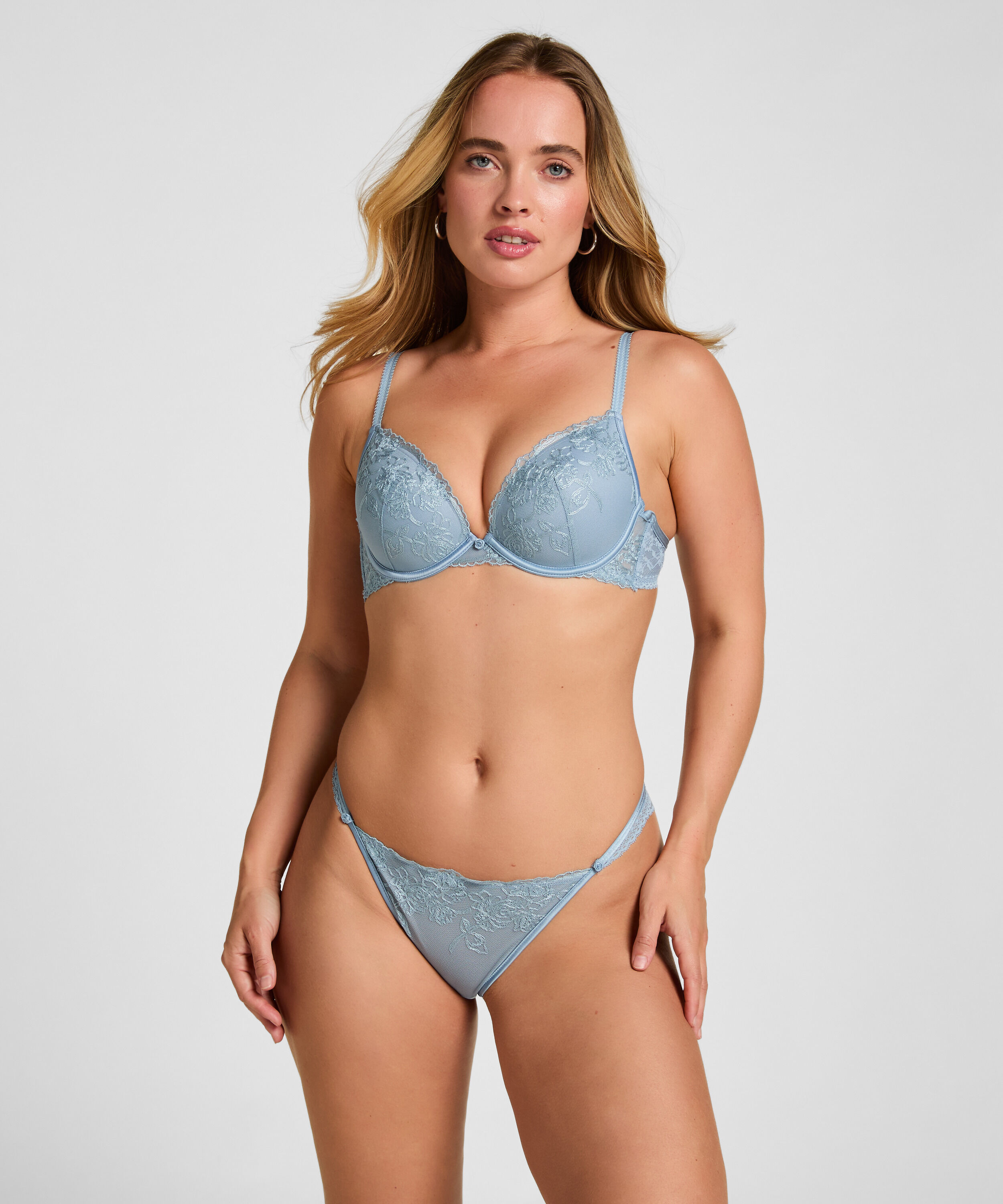 Brazilian Nola, Blau
