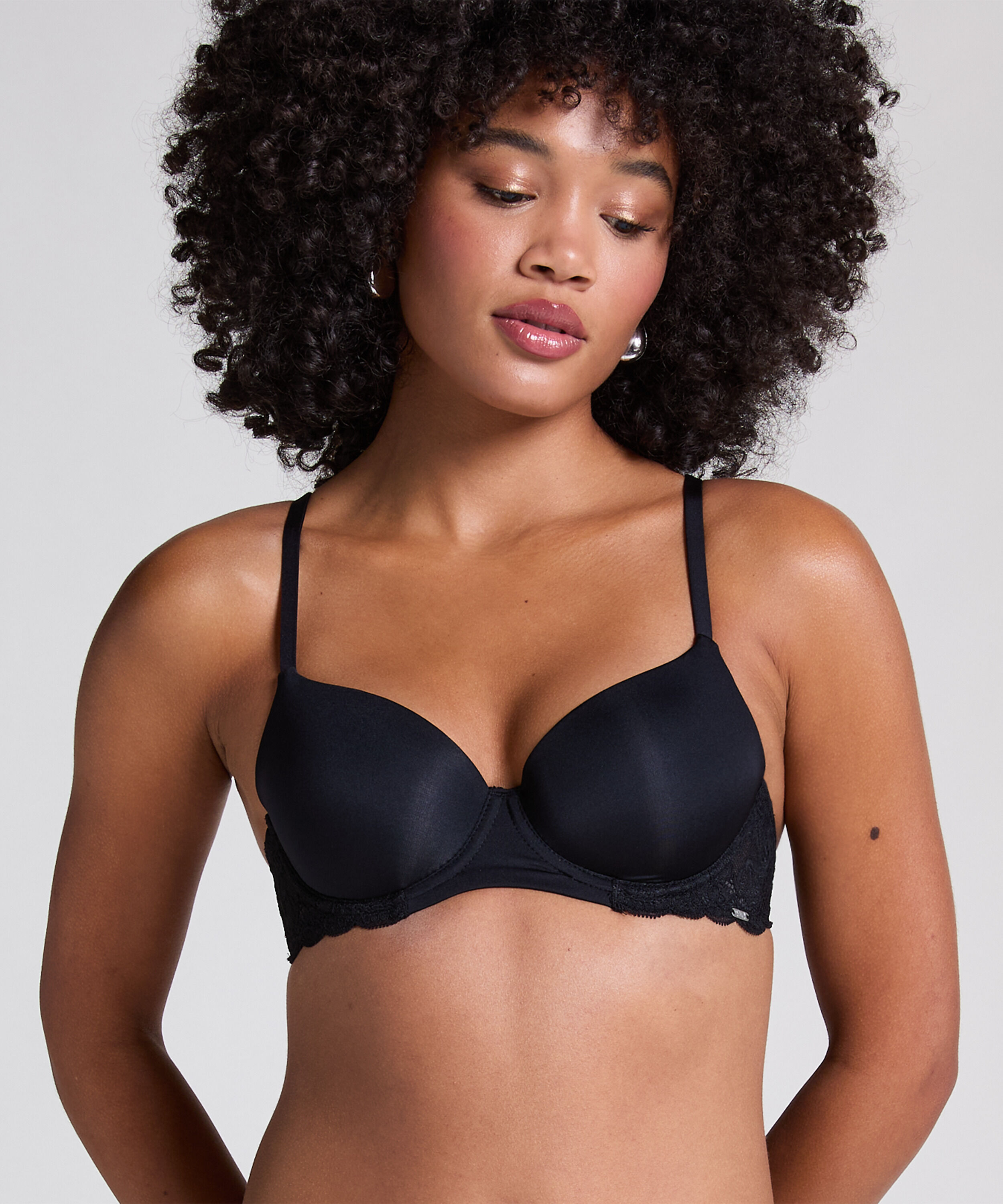 Soutien-gorge à armatures préformé Angie, Noir