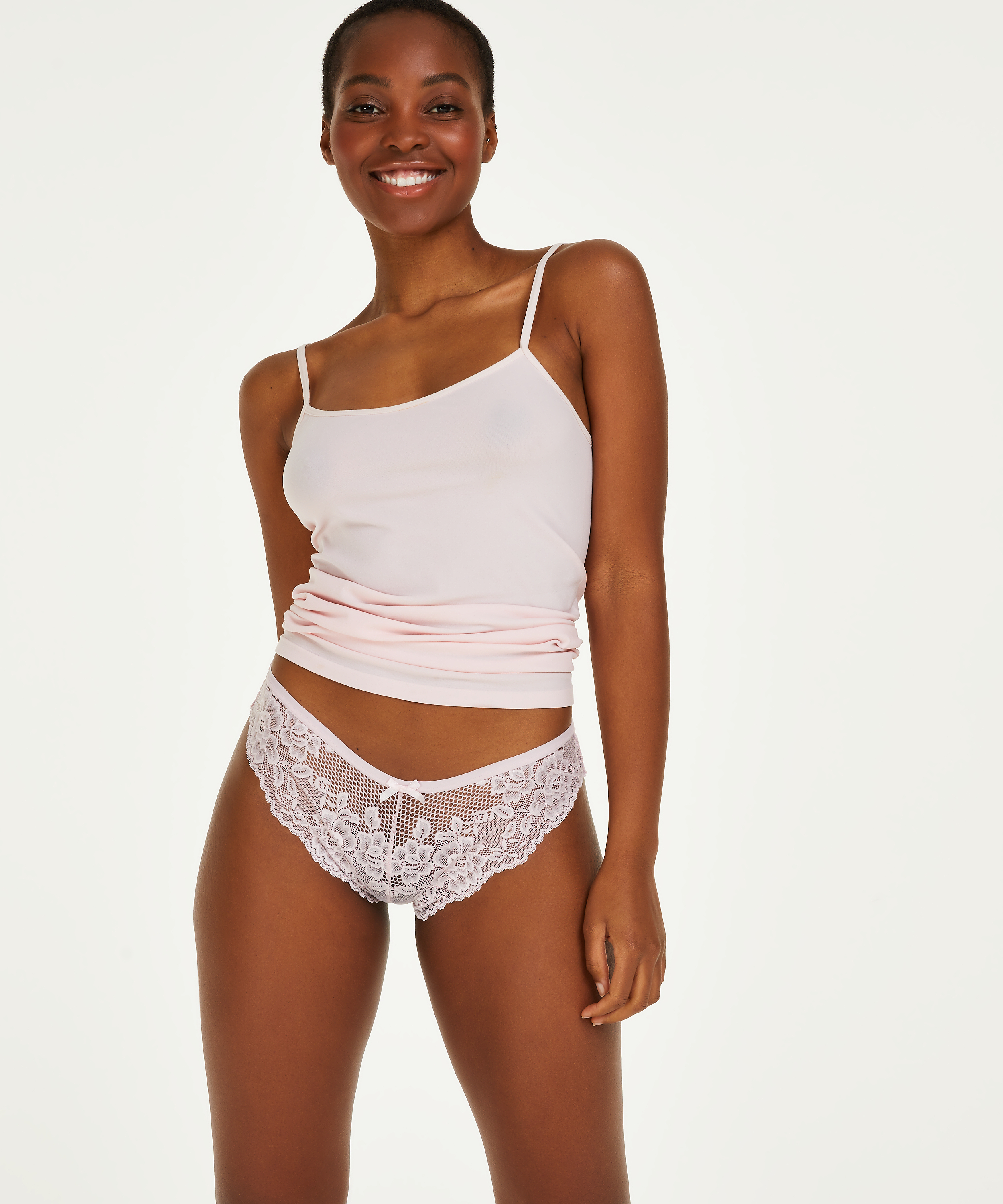 Brazilian Bianca, Rose, main