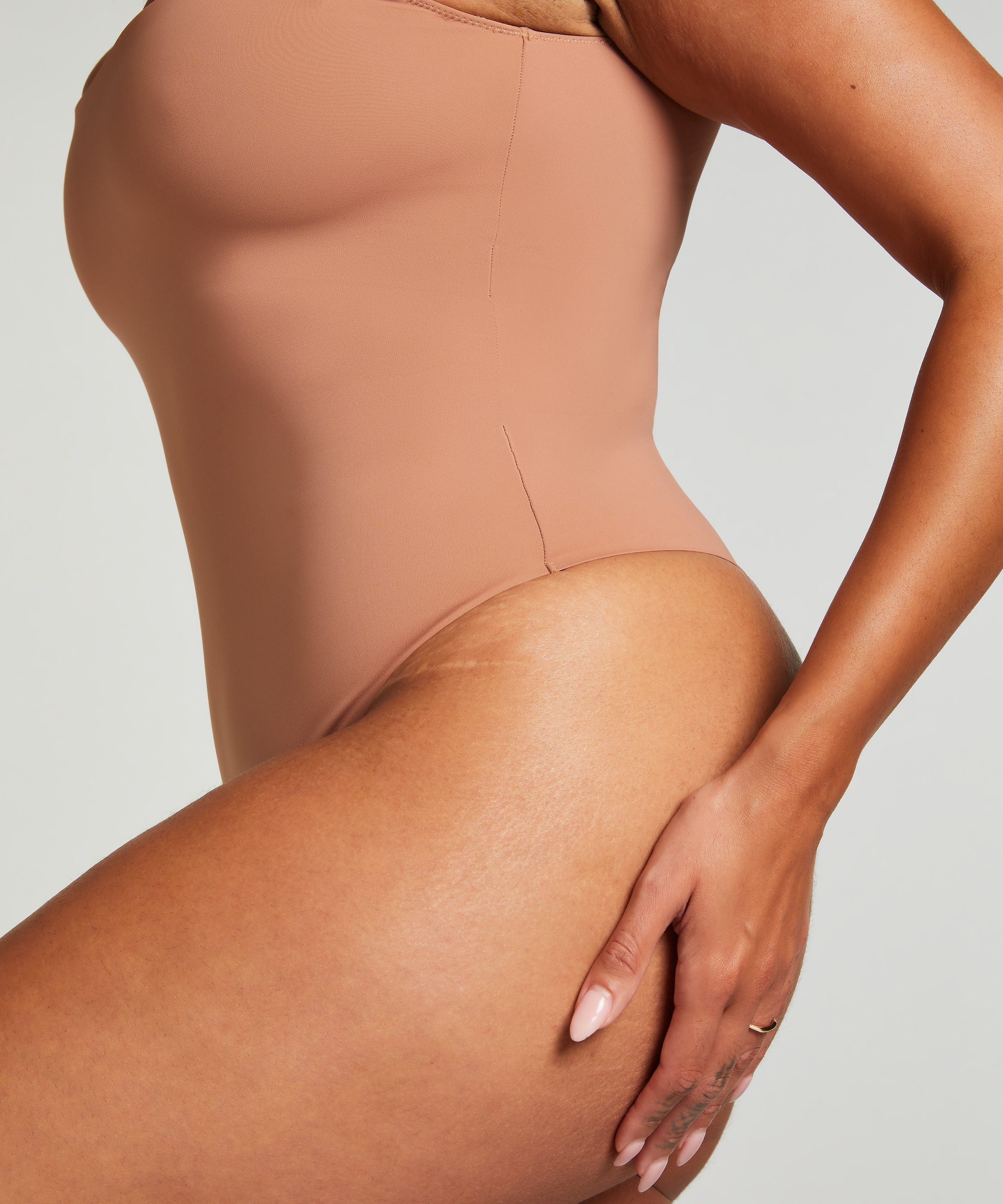 Smooth body, Braun, main