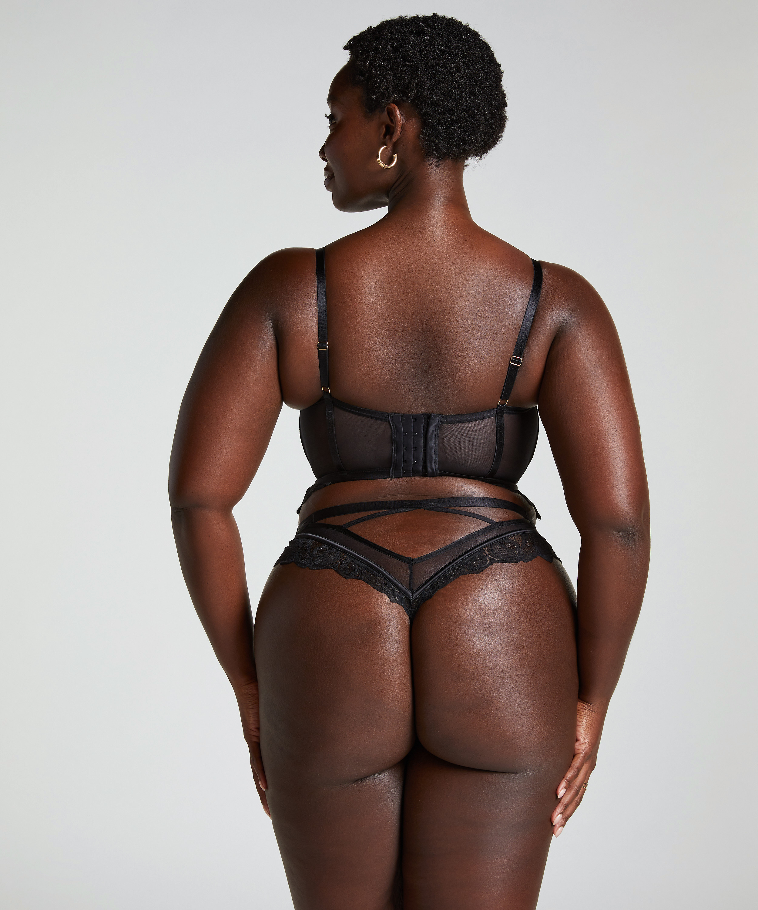 Soutien-gorge à armatures préformé longline Cierra, Noir, main