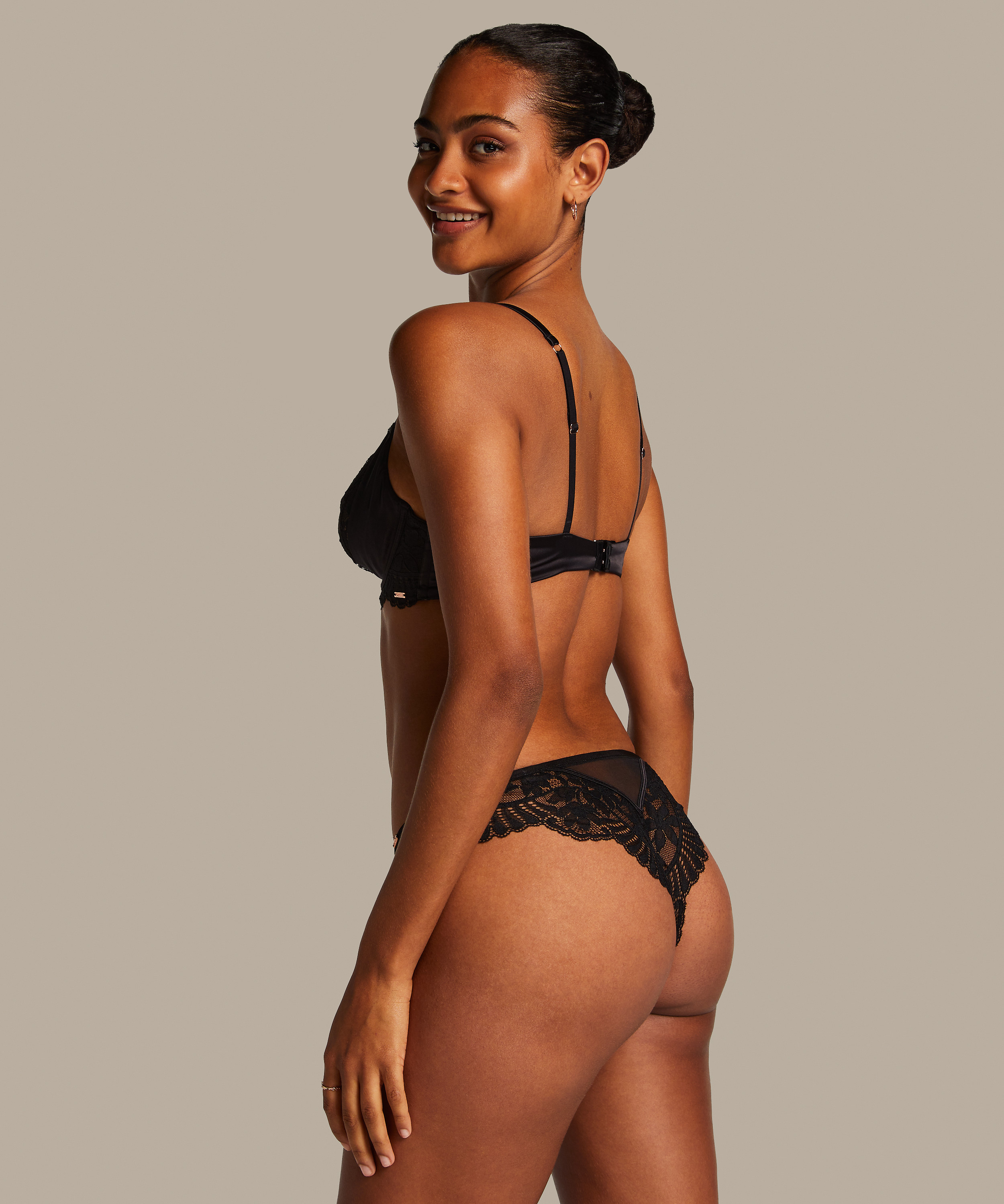 Brazilian Almendra, Schwarz, main