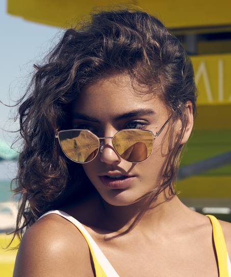 Lunettes de soleil, Rose