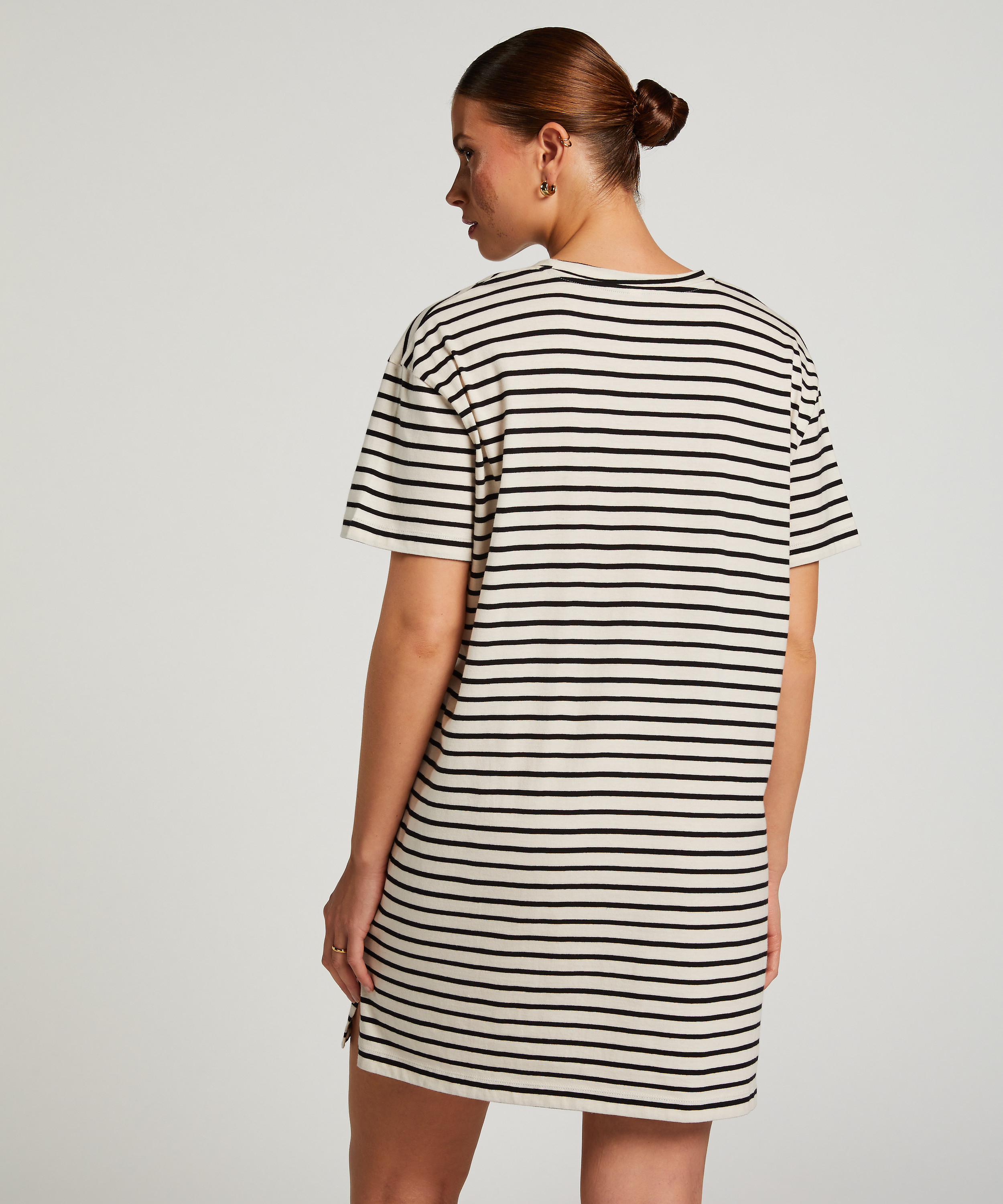 Chemise de nuit col rond, Noir, main