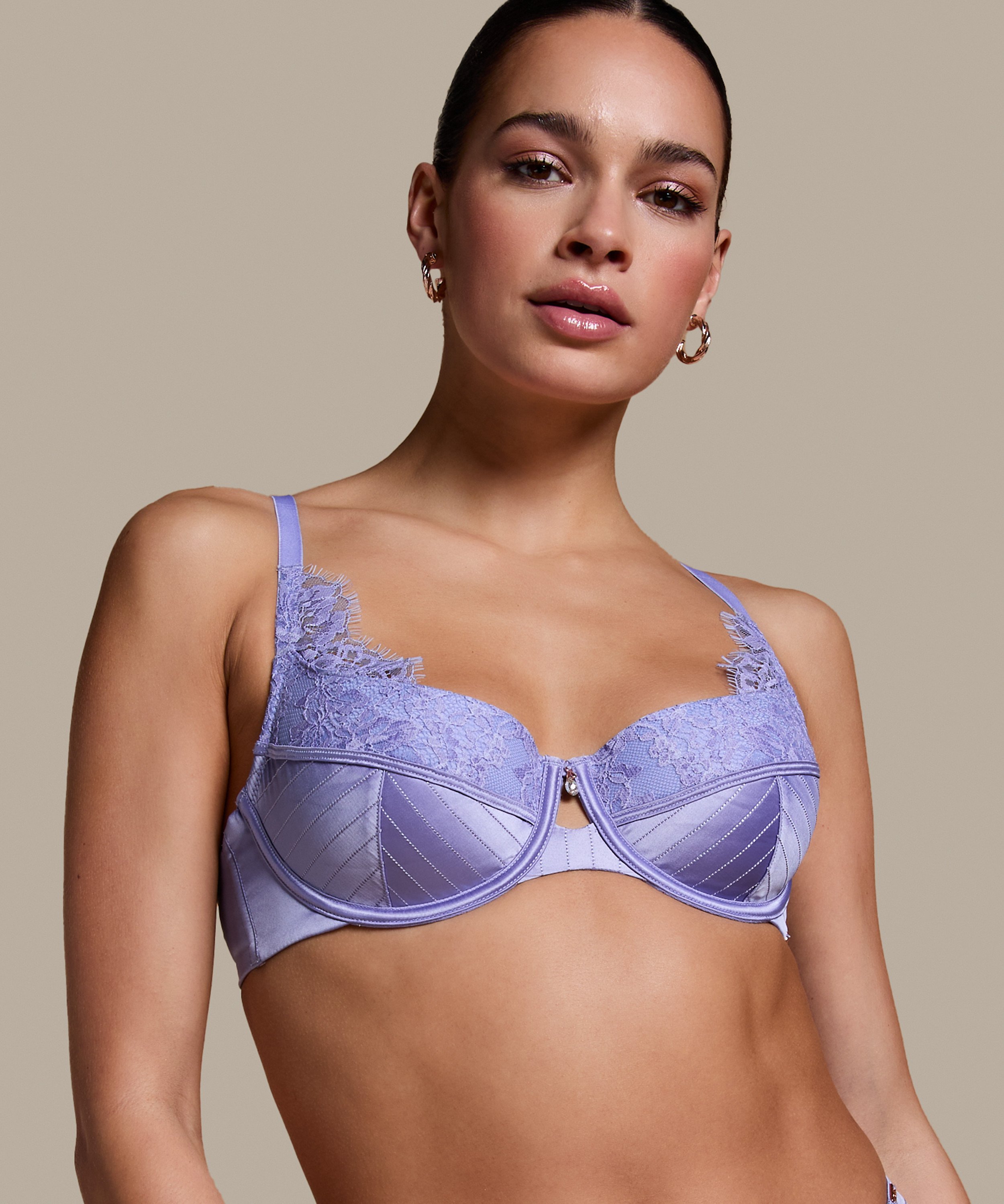 Soutien-gorge à armatures préformé Charlie, Violet, main