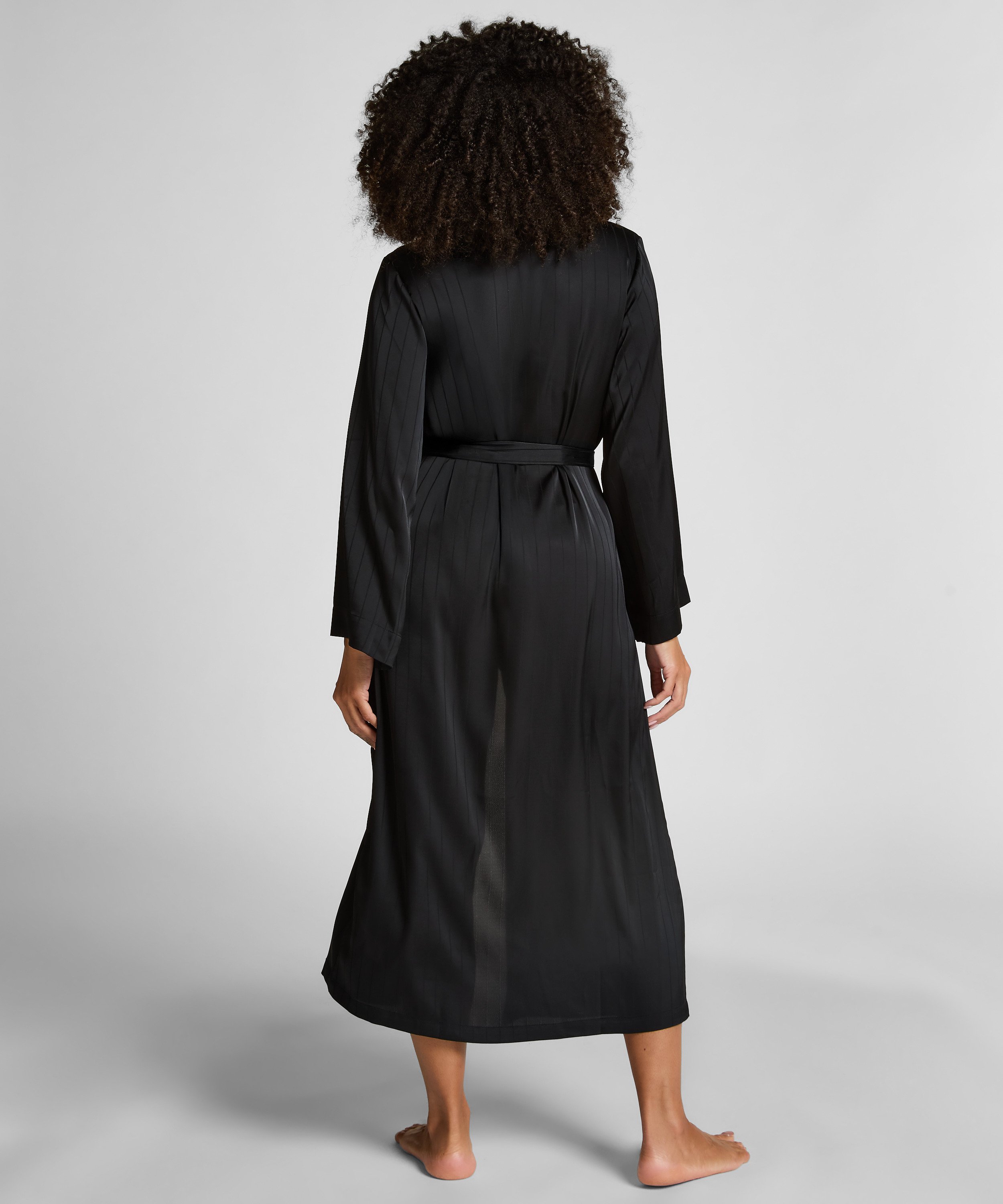 Satin-Kimono mit Nadelstreifen, Schwarz, main