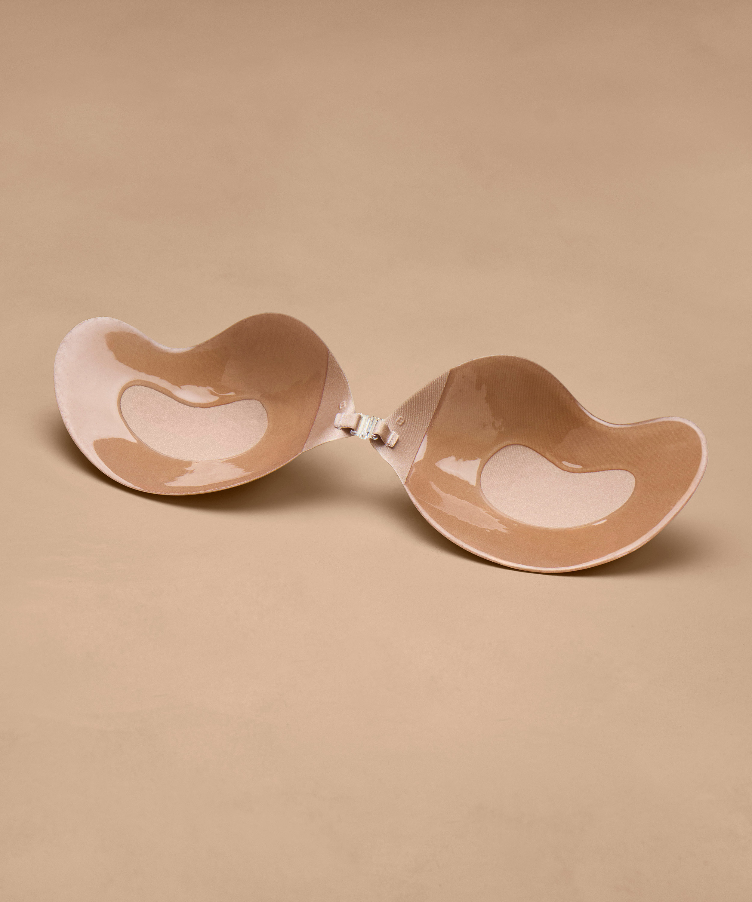 Soutien-gorge autocollant coupe basse, Beige, main