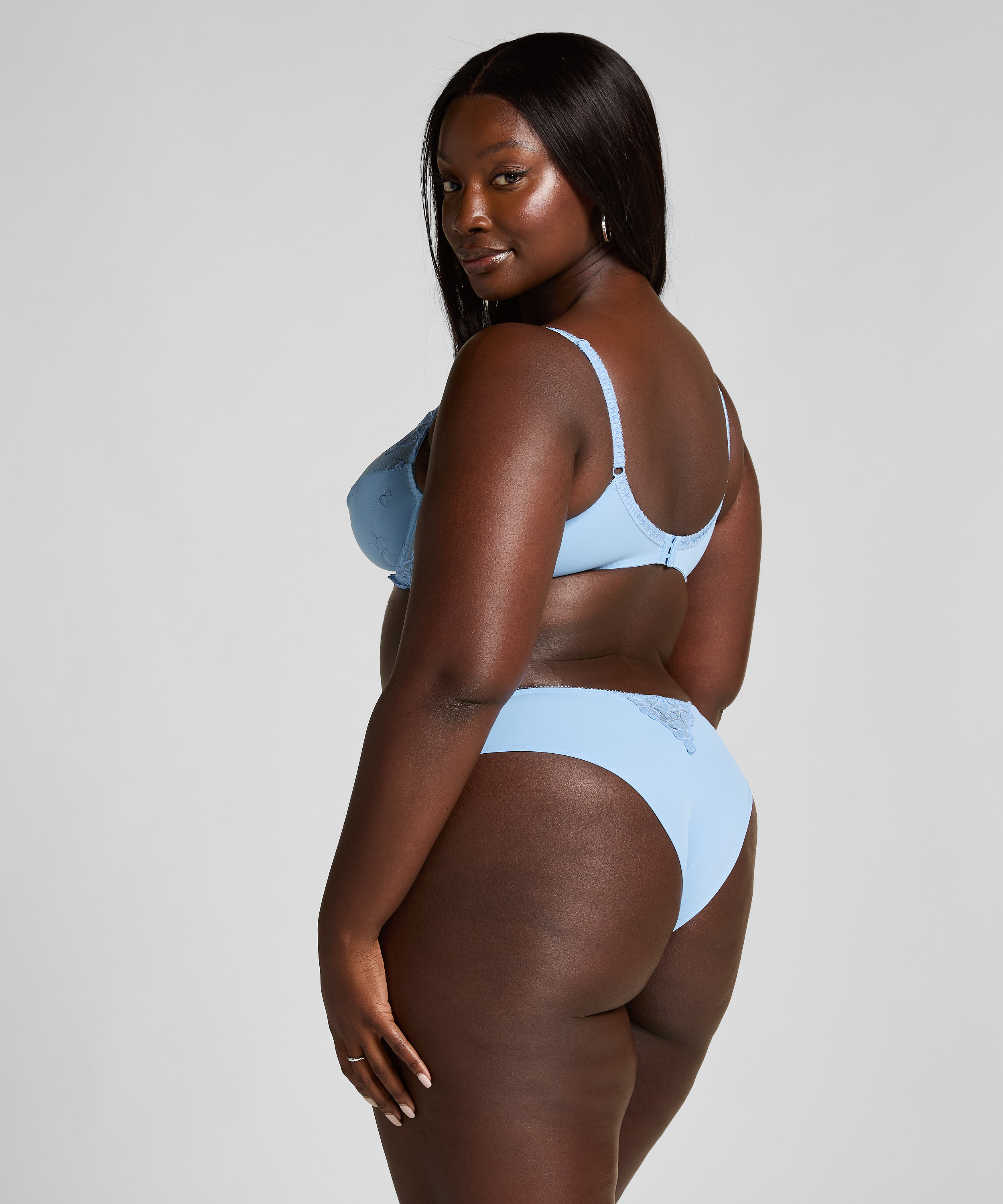Slip brésilien Diva, Bleu, main