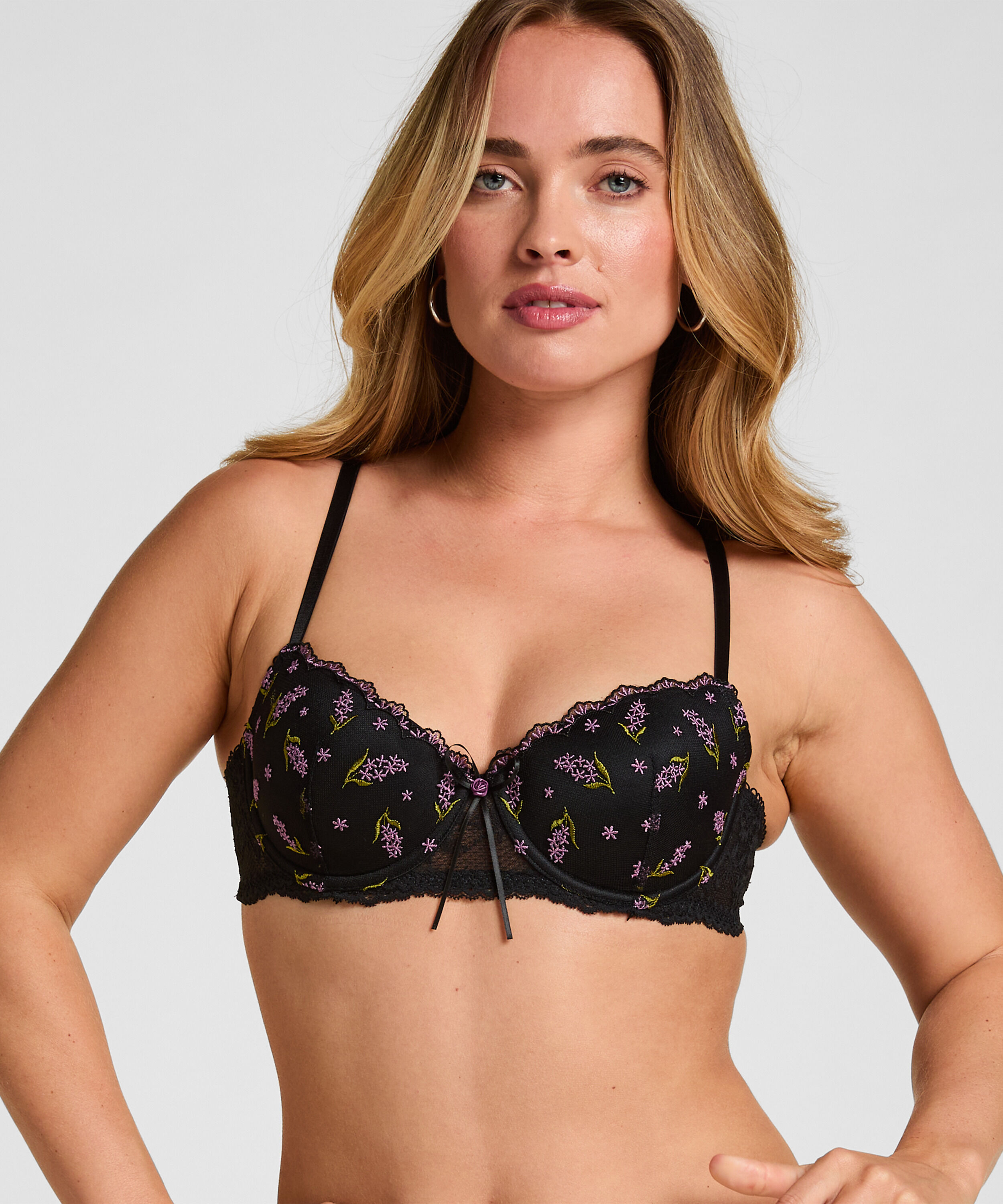 Soutien-gorge à armatures rembourré Iris, Noir Soutien-gorge à armatures rembourré Iris, Noir