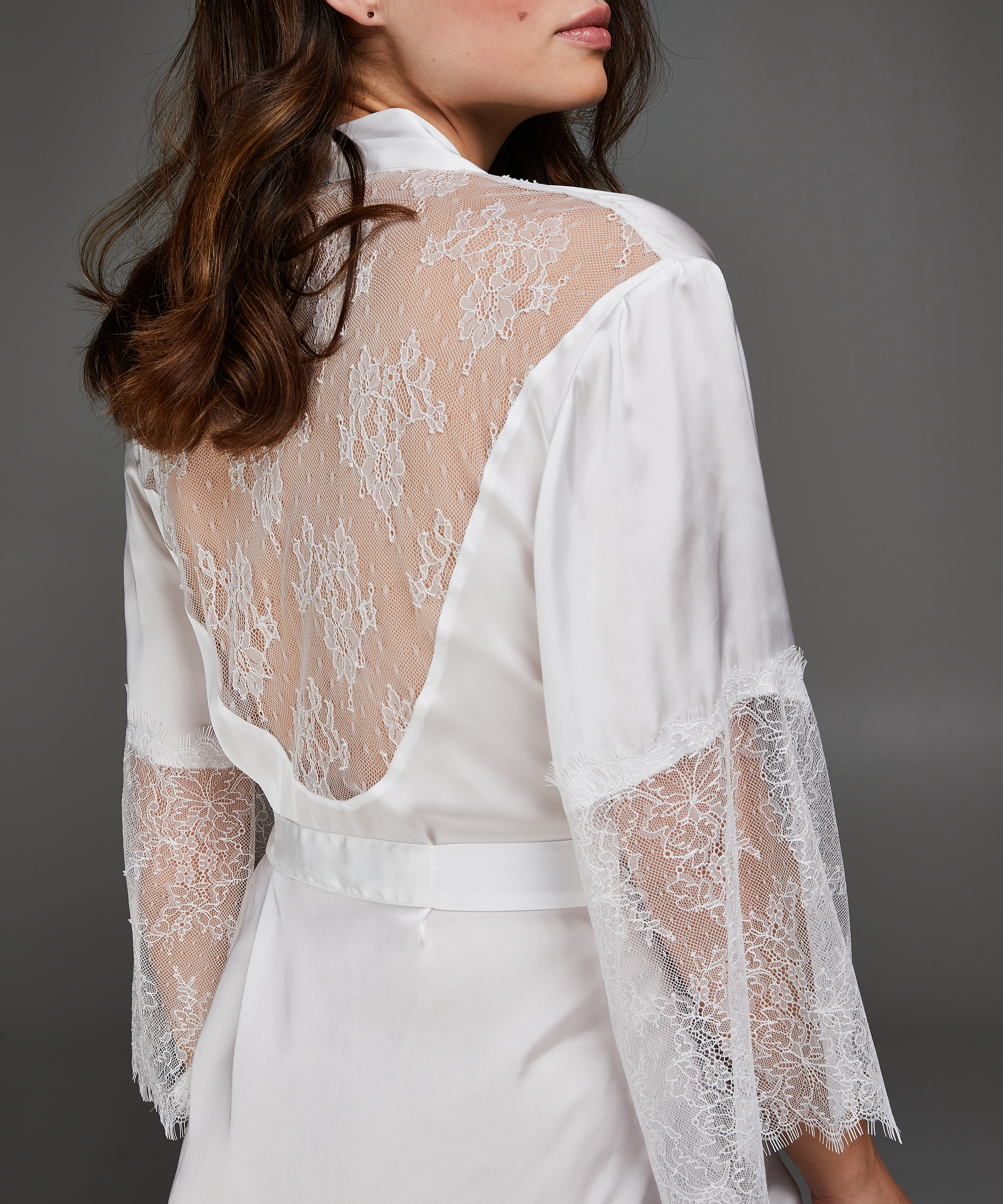 Kimono Satin Lily, Blanc, main