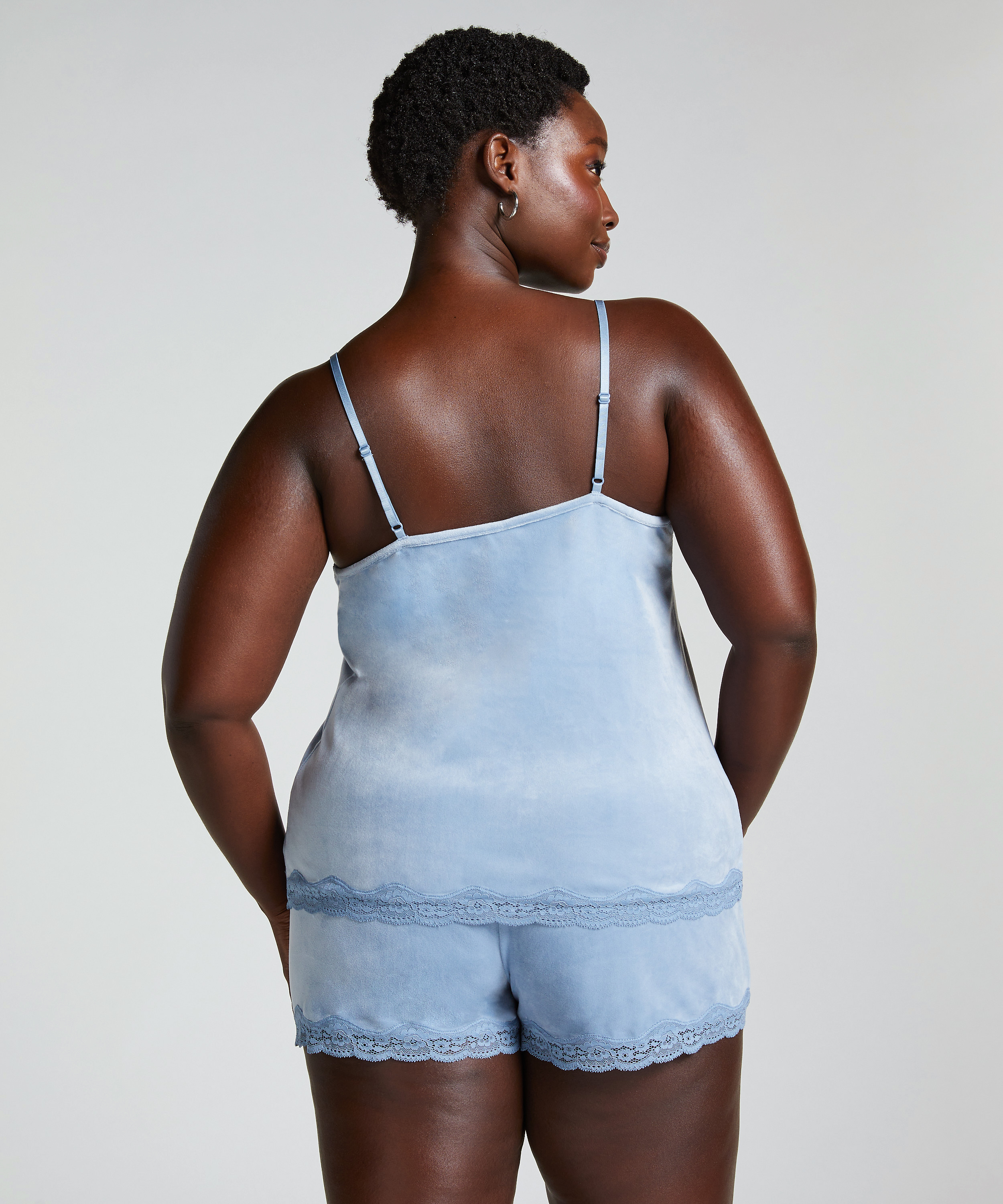 Short en velours &agrave; dentelle, Bleu, main