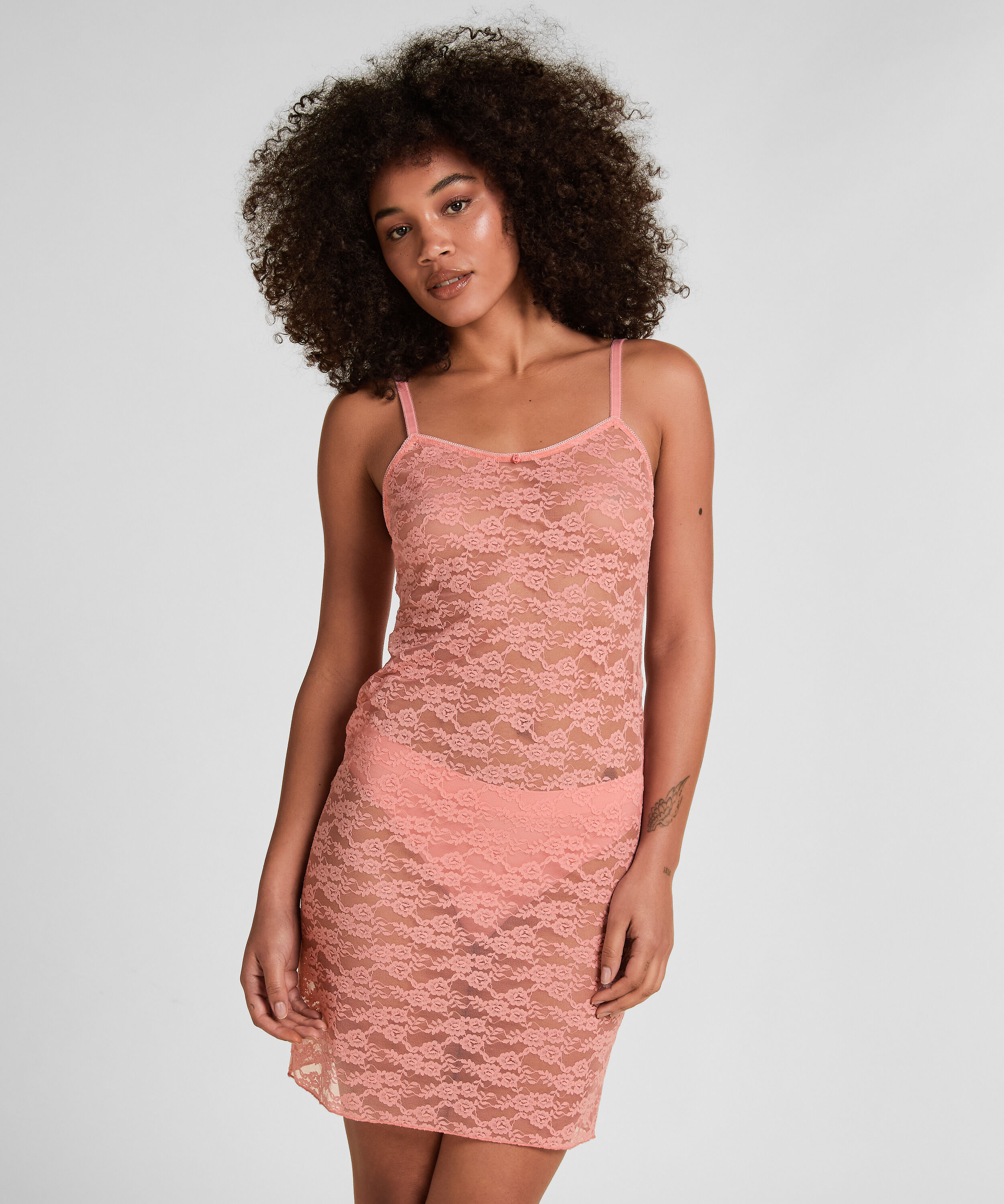 Robe nuisette en dentelle intégrale, Rose Robe nuisette en dentelle intégrale, Rose