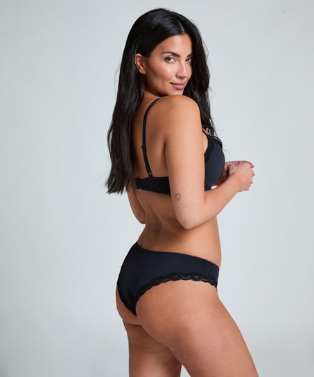 Brazilian Lola, Schwarz