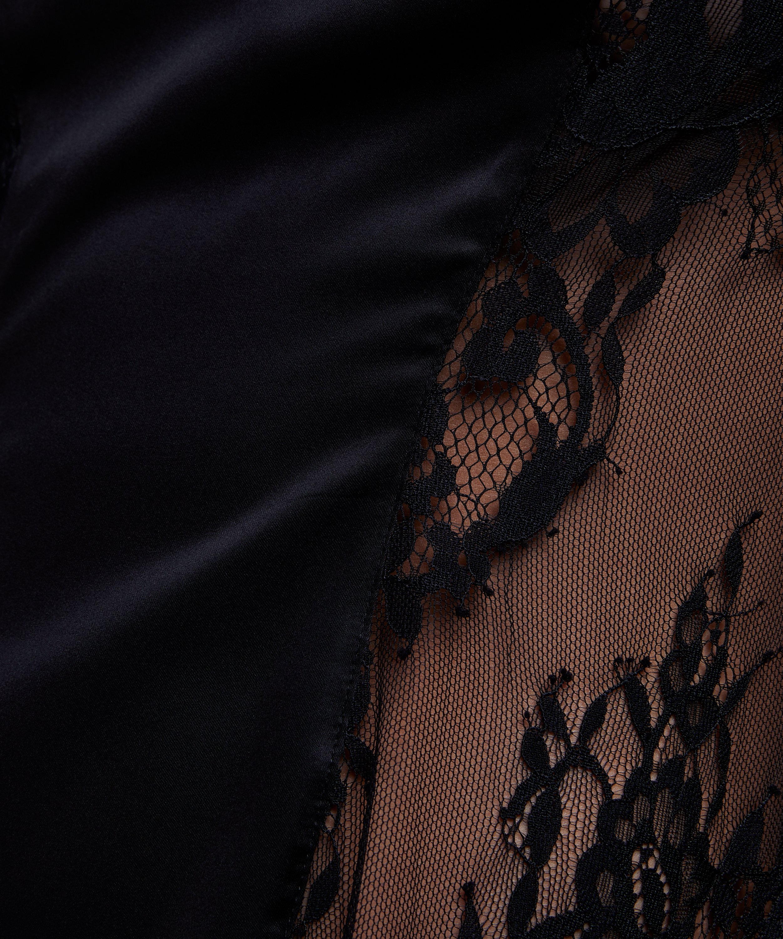 Nuisette Jennifer, Noir, main